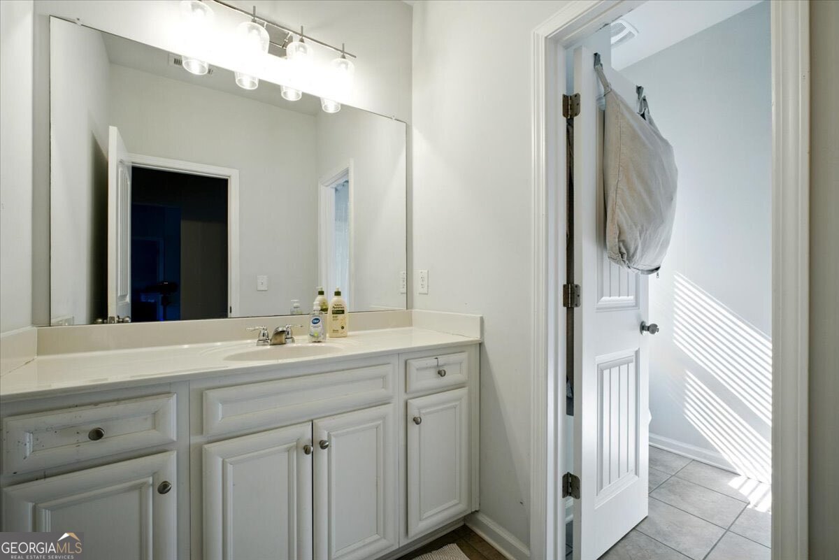 555 Birkdale Drive Property Photo 17