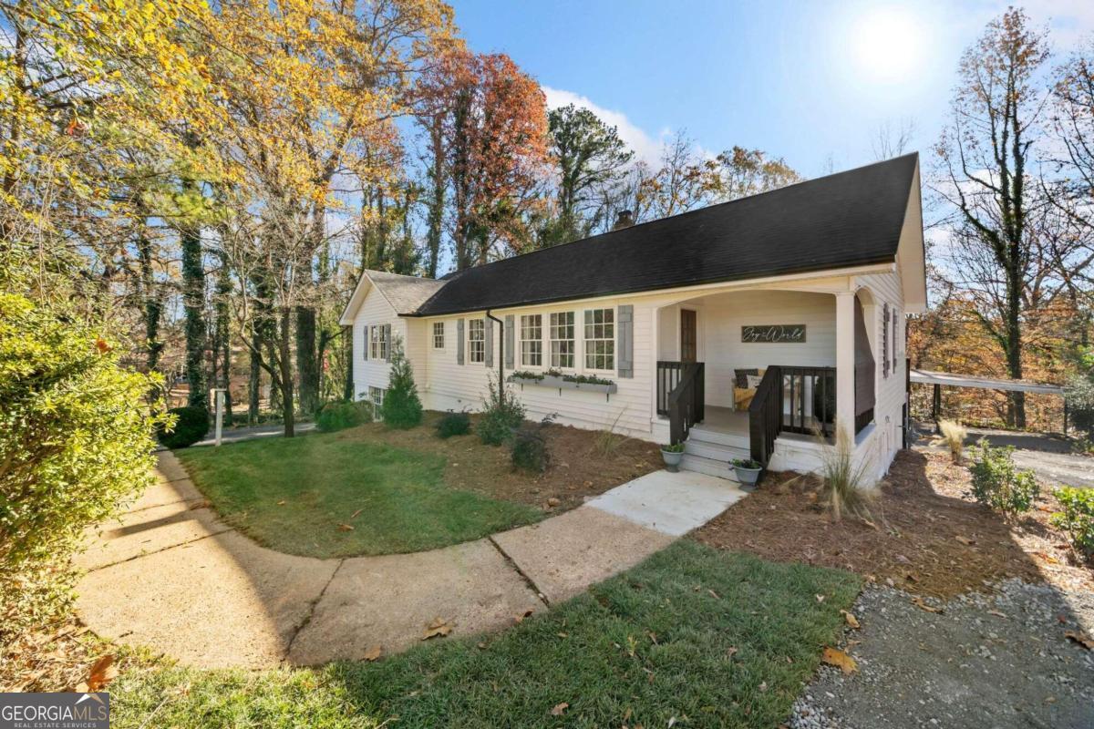 996 Marietta Road Property Photo 2