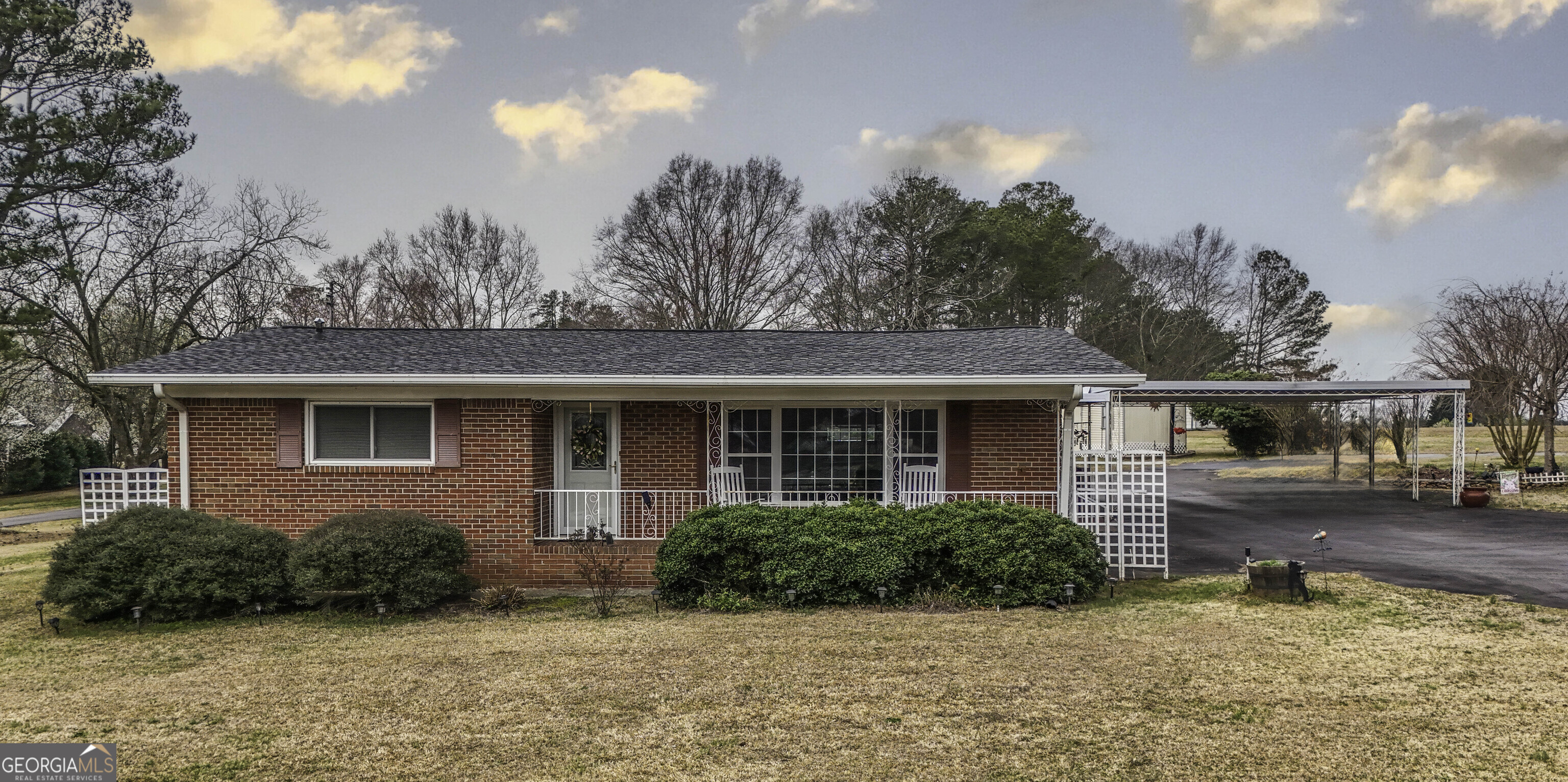 902 Highway 27 N Property Photo