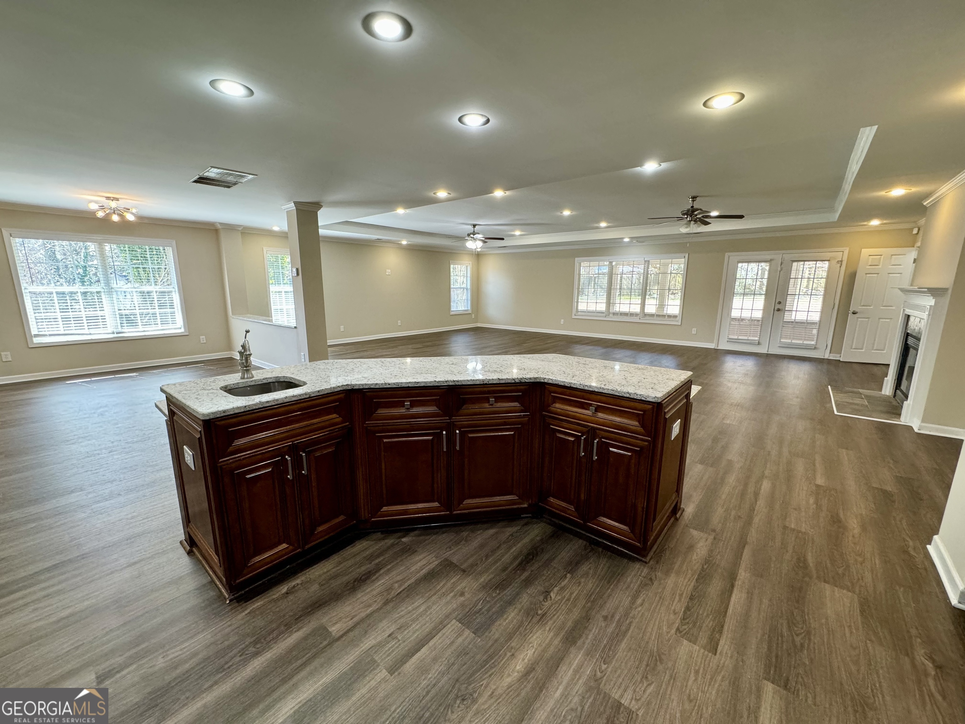 5319 Orly Terrace Property Photo 6