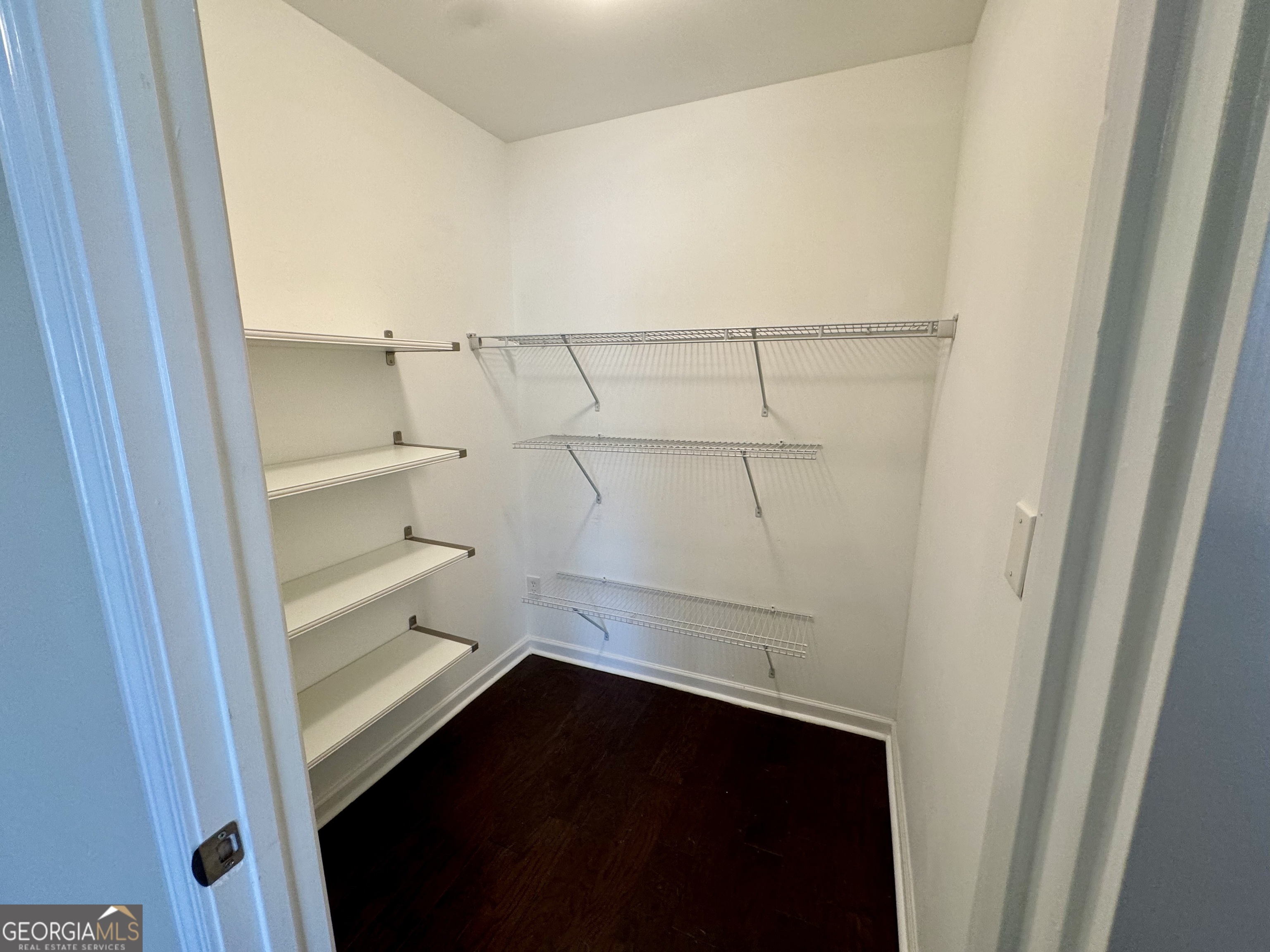 5319 Orly Terrace Property Photo 7