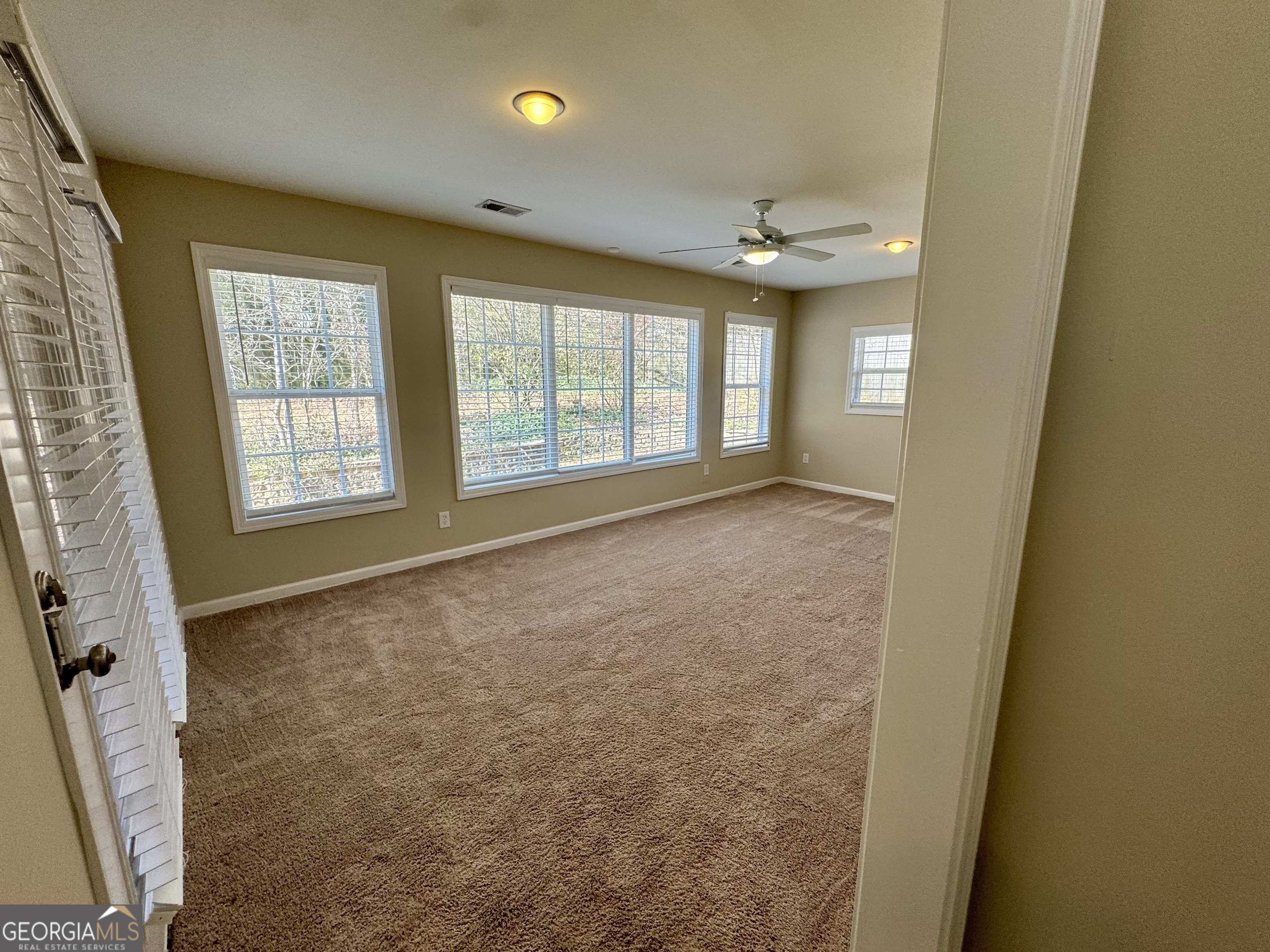 5319 Orly Terrace Property Photo 9