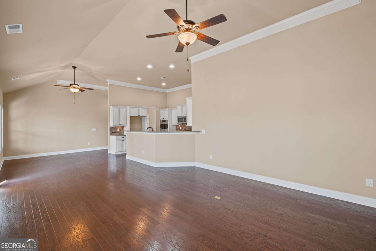 4930 Cecilia Square Property Photo 21