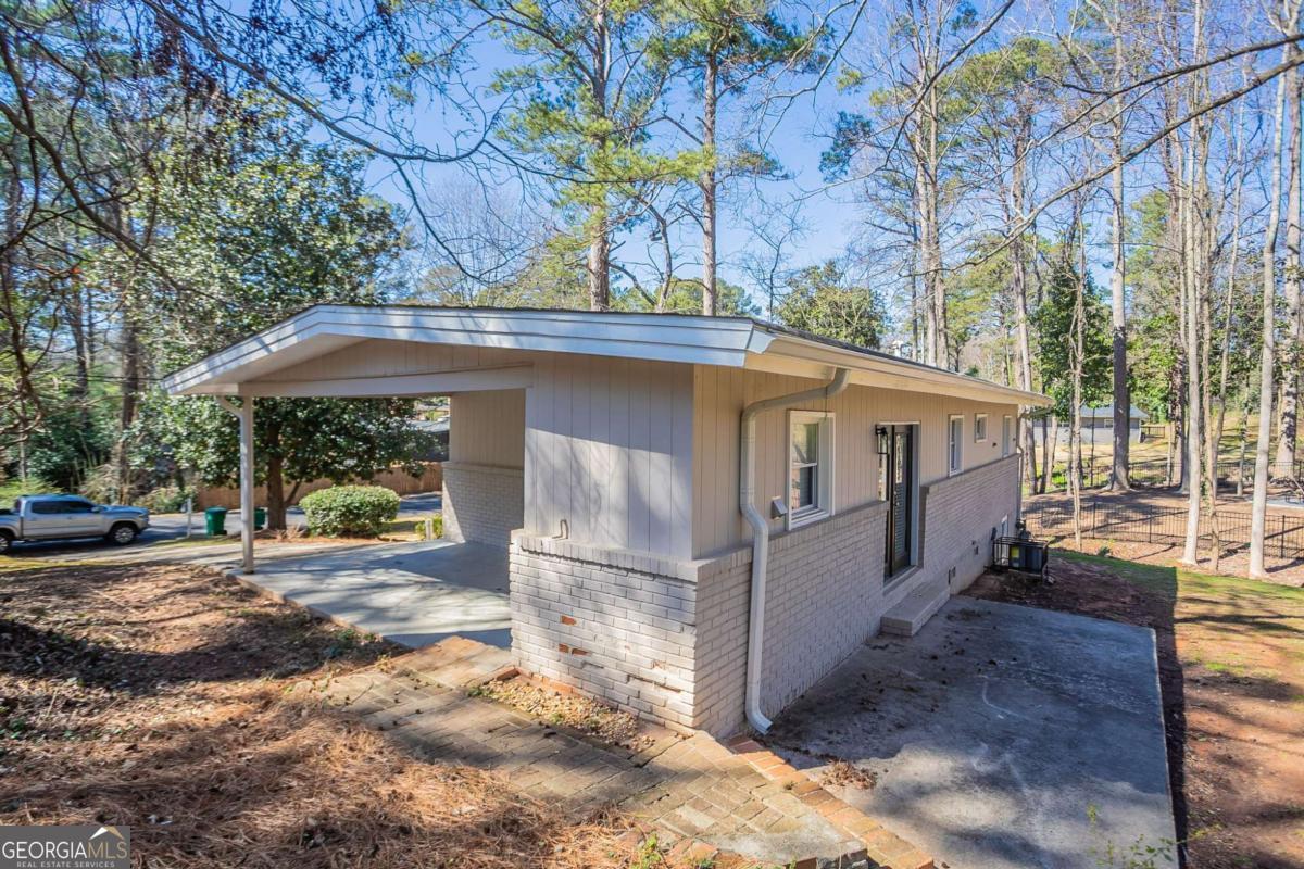 1584 Belva Avenue Property Photo 3