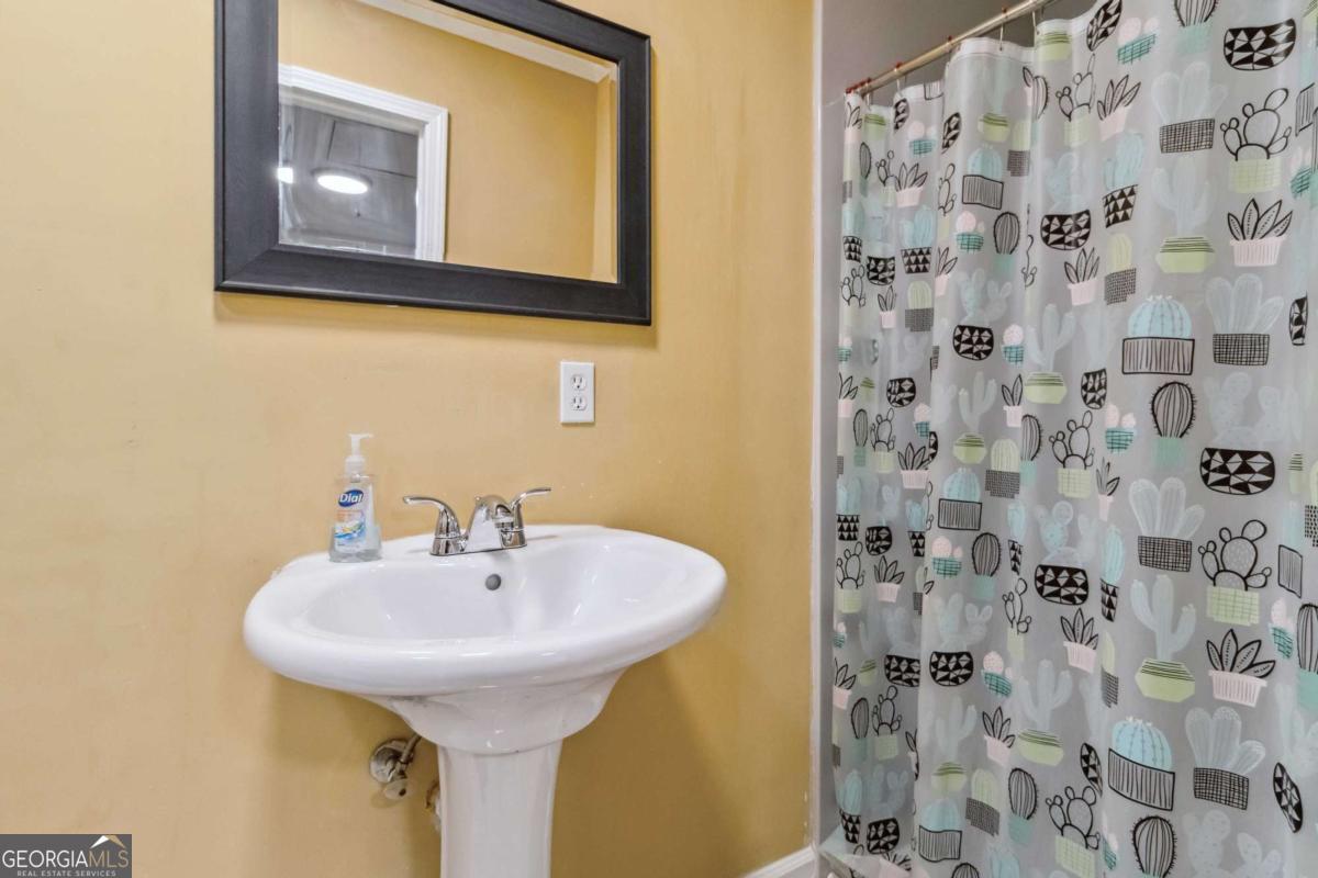 660 Simmons Street Nw Property Photo 23