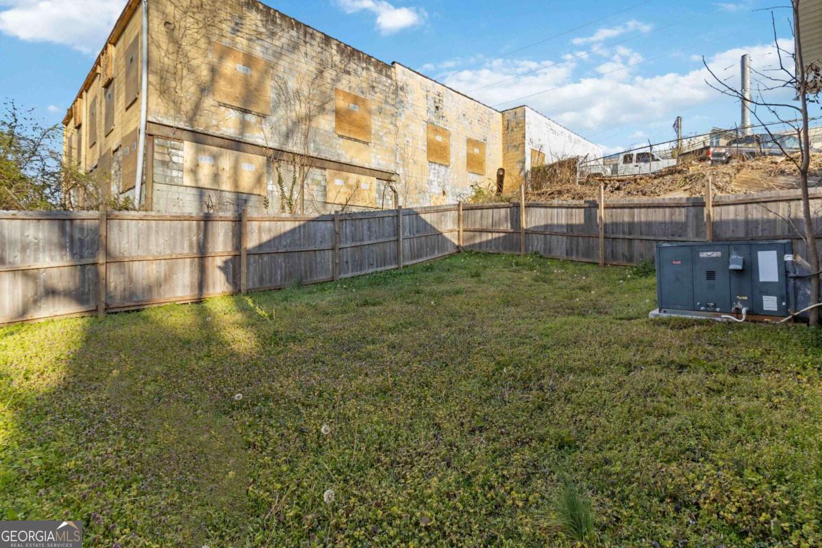 660 Simmons Street Nw Property Photo 28
