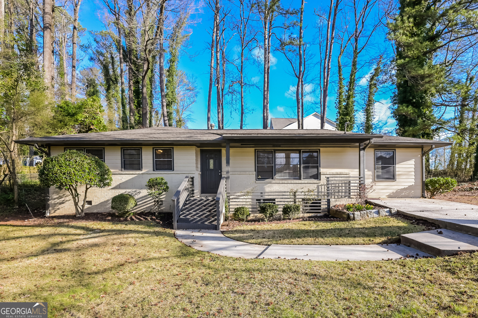 2379 Ridgeway Drive Property Photo
