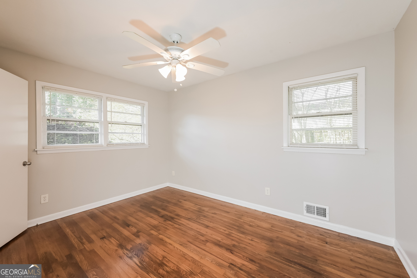 2379 Ridgeway Drive Property Photo 8