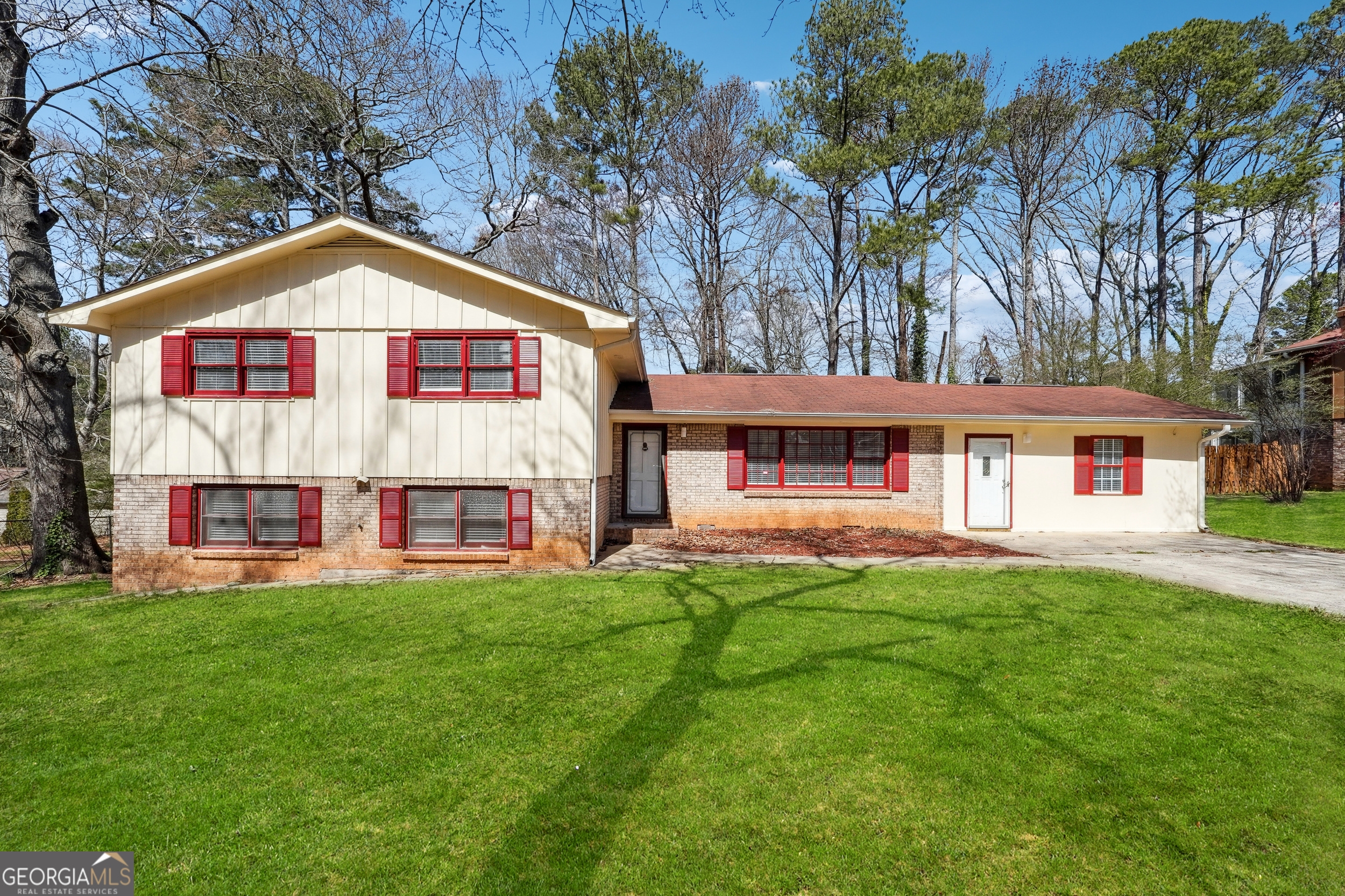 131 Heron Drive Property Photo 1