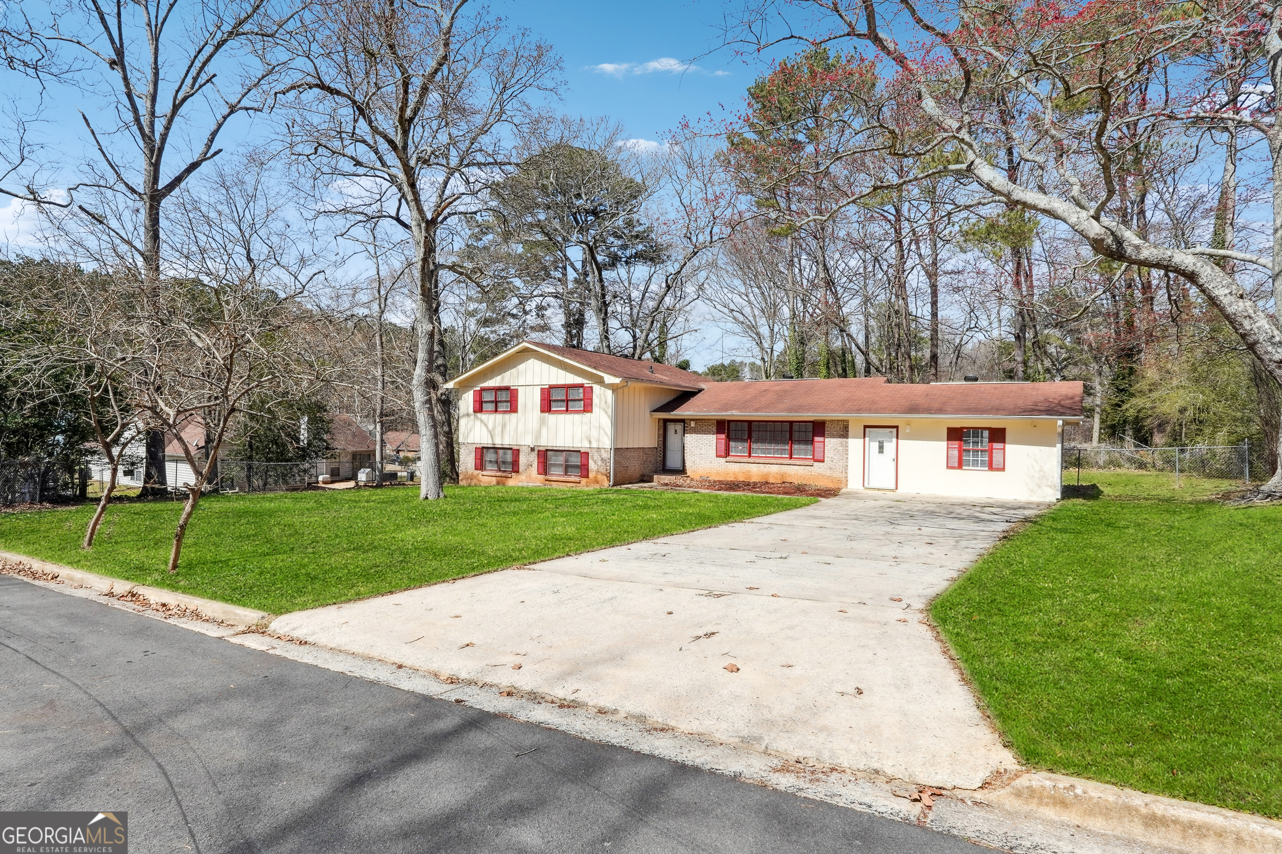 131 Heron Drive Property Photo 3