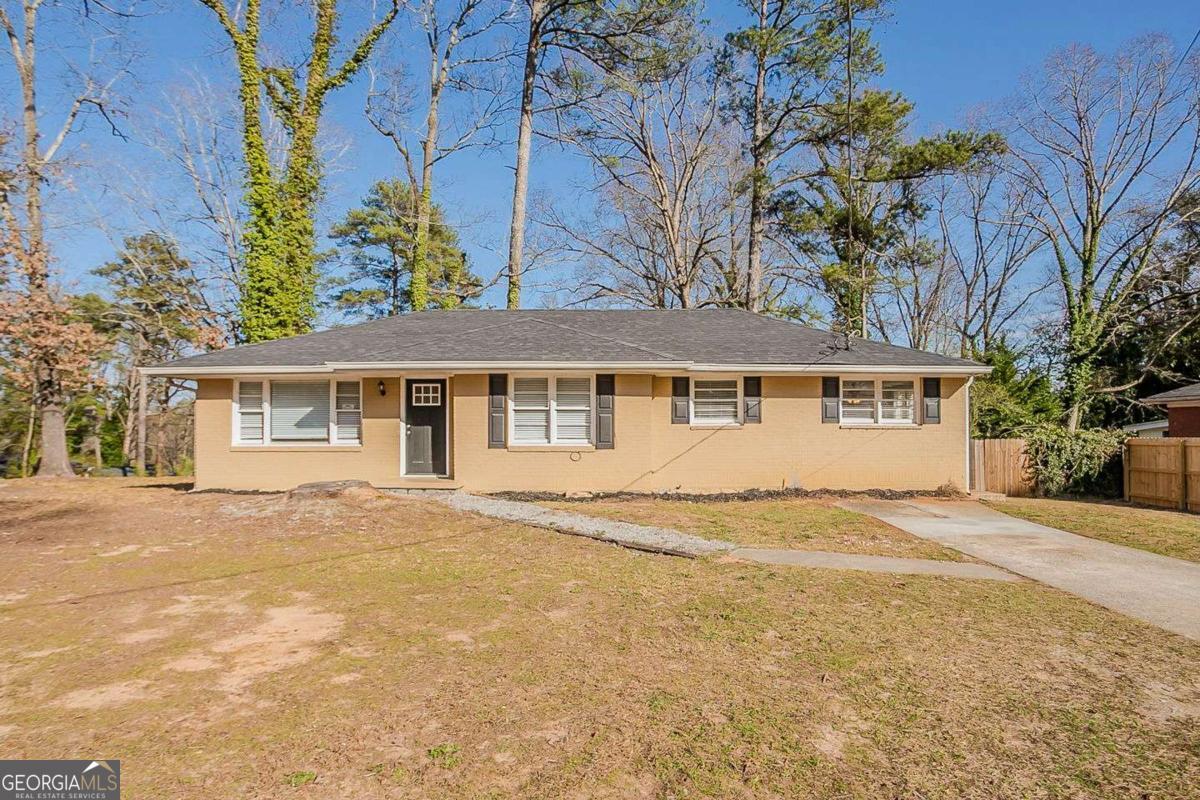 1932 Rosewood Road Property Photo 1