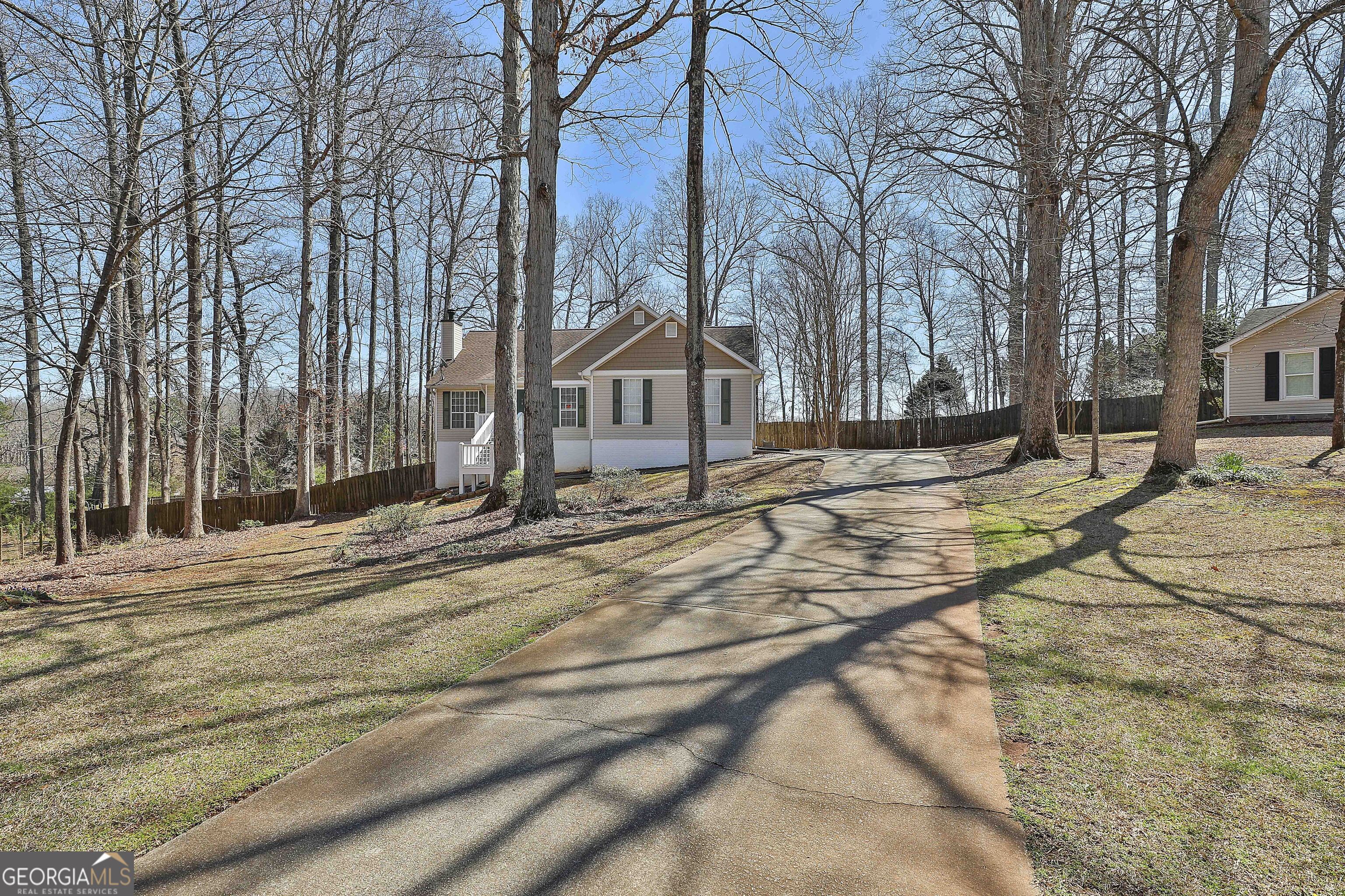 121 Nanette Drive Property Photo 1