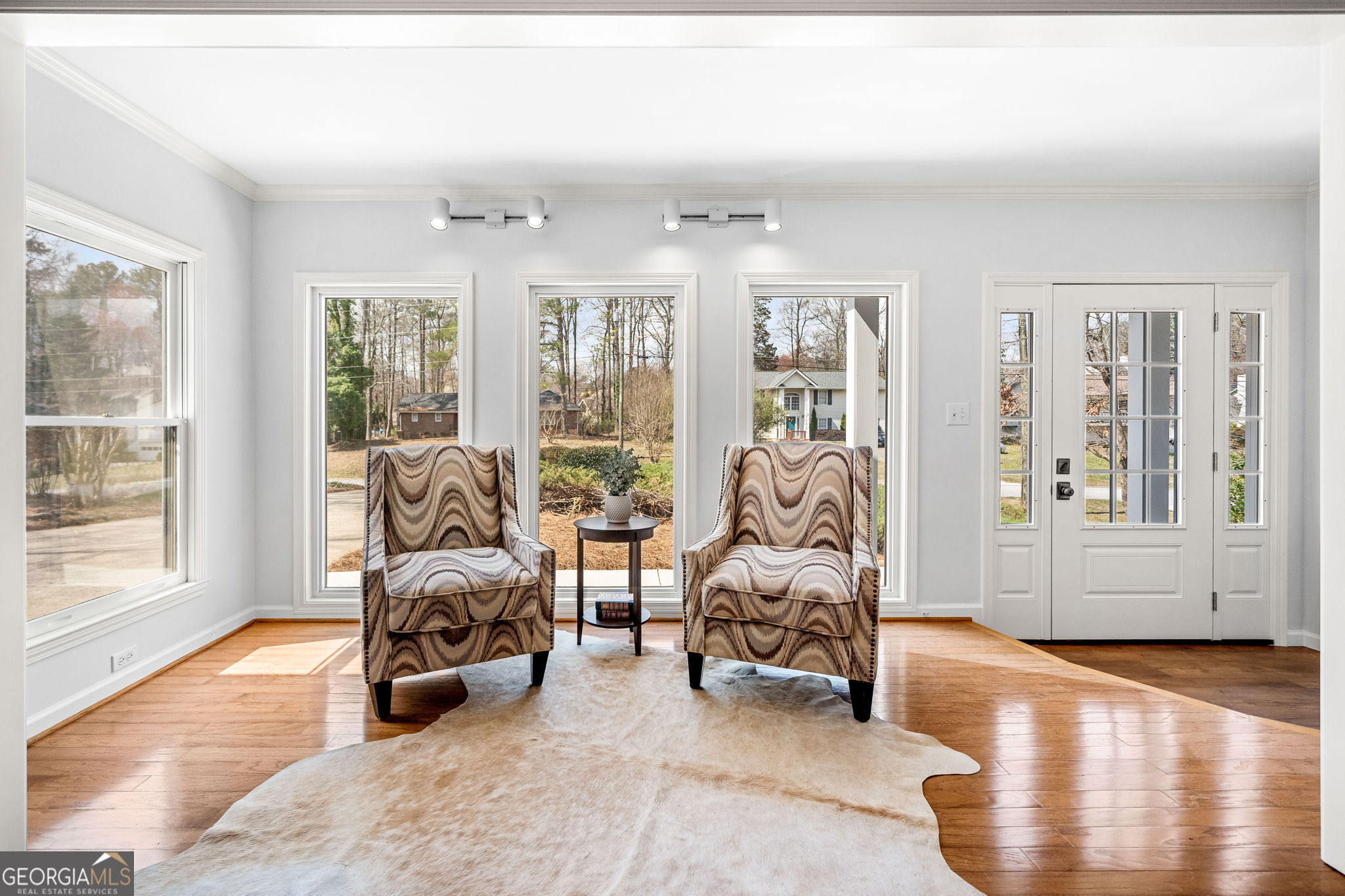 4240 Parnell Road Property Photo 8