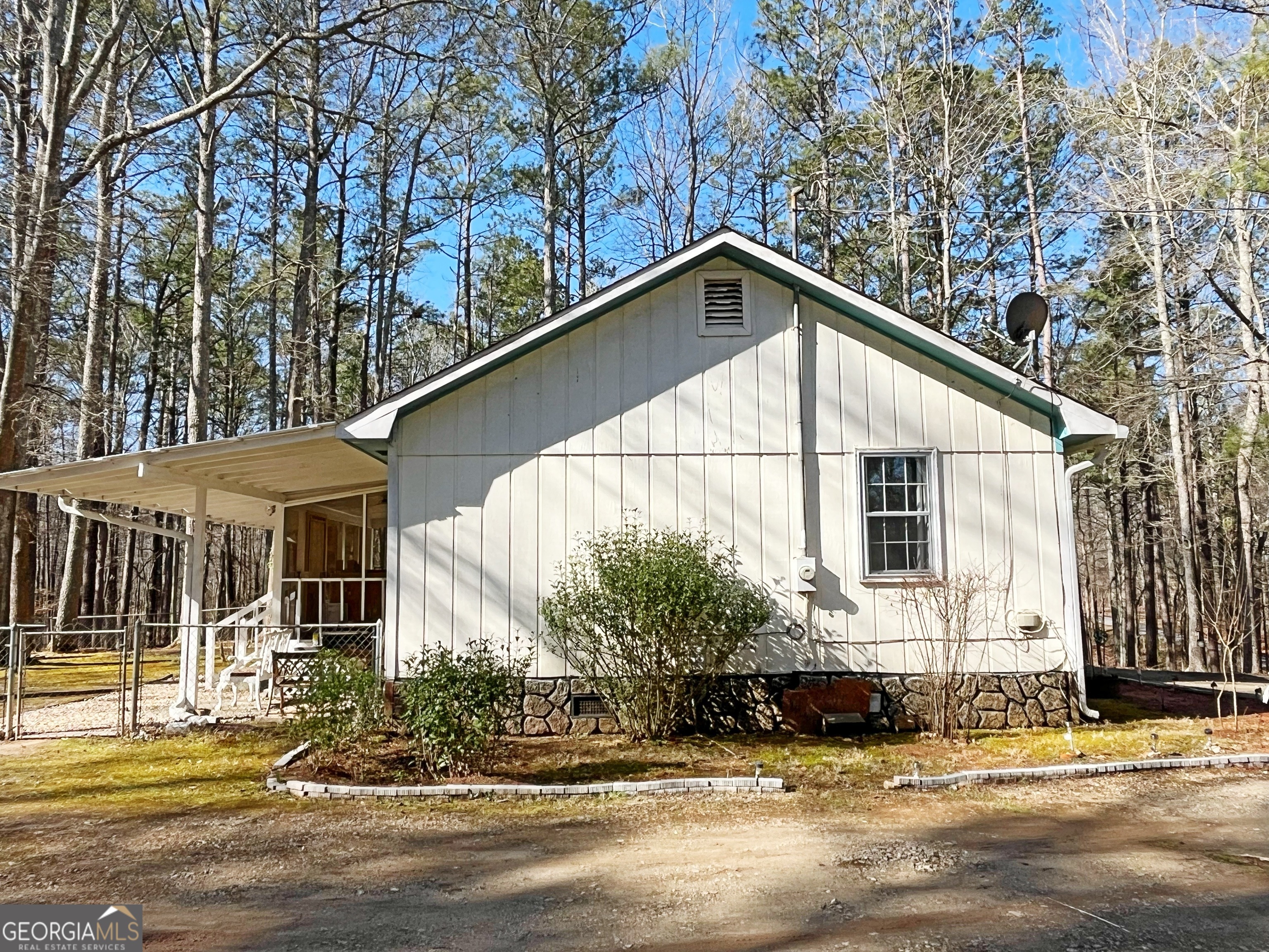 179 Suburban Drive Property Photo 4