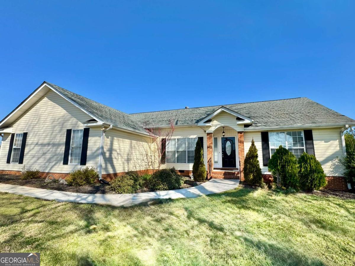200 Silverthorn Way Property Photo