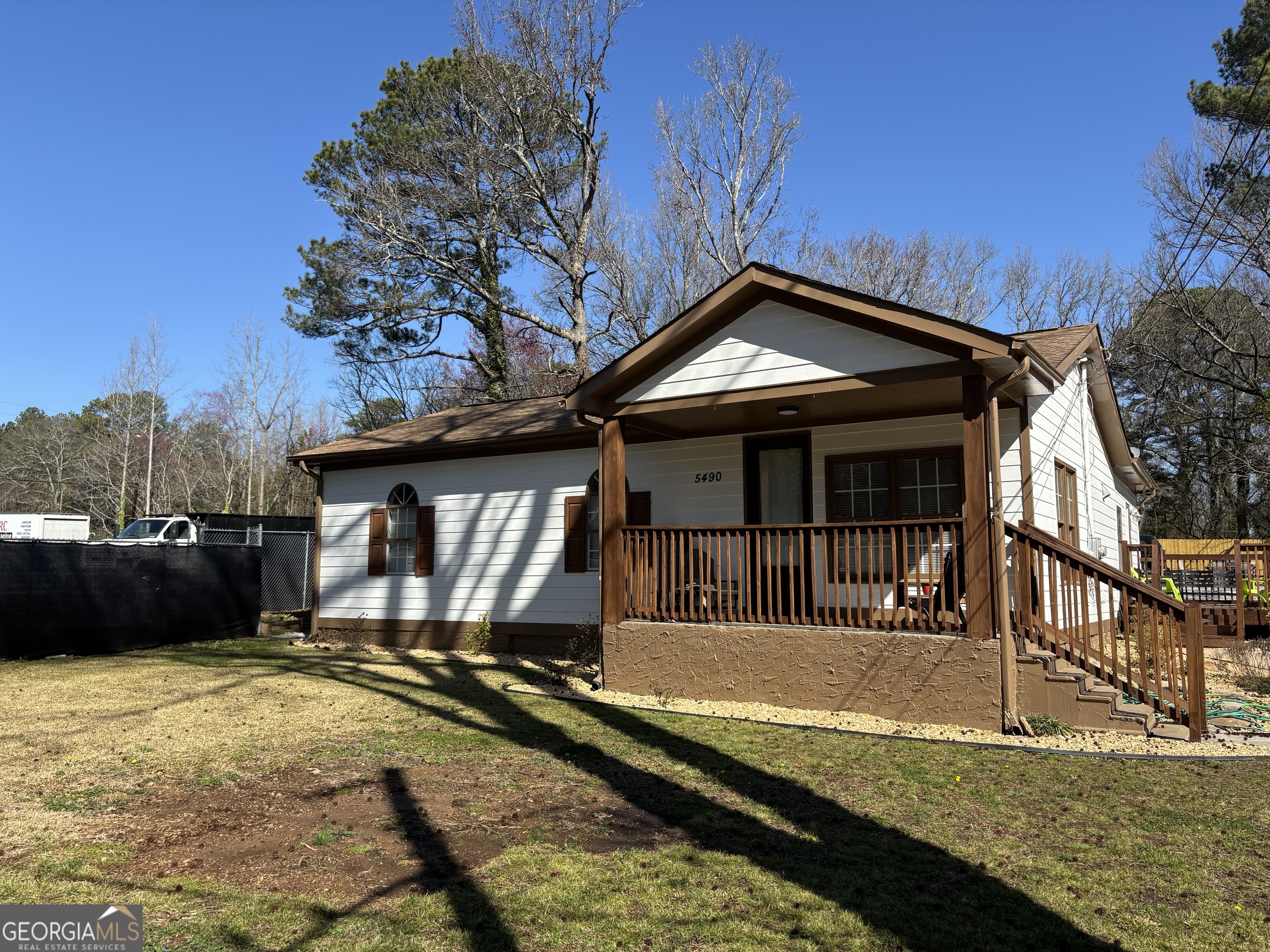 5490 Oak Street Property Photo 5