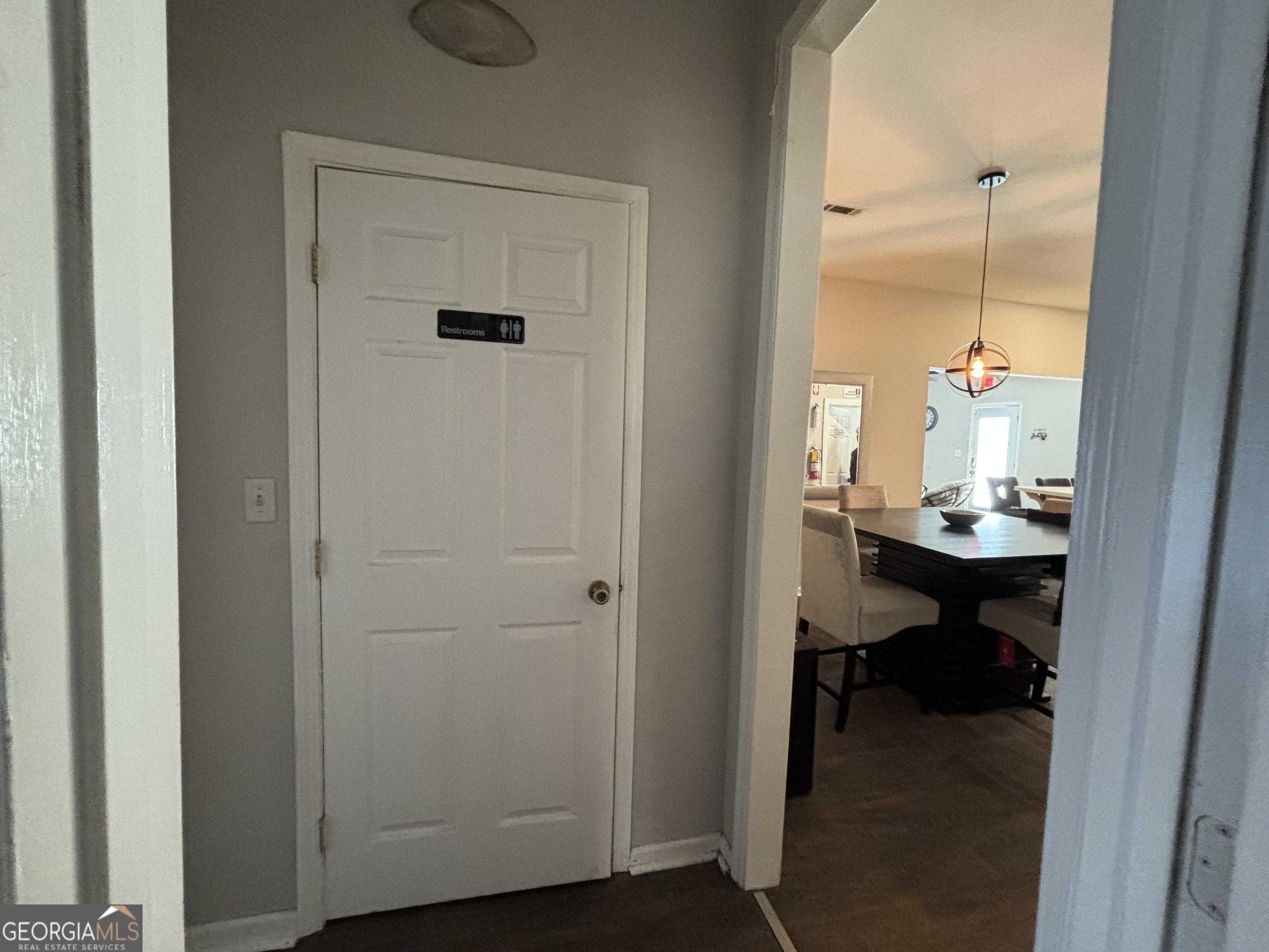 5490 Oak Street Property Photo 17