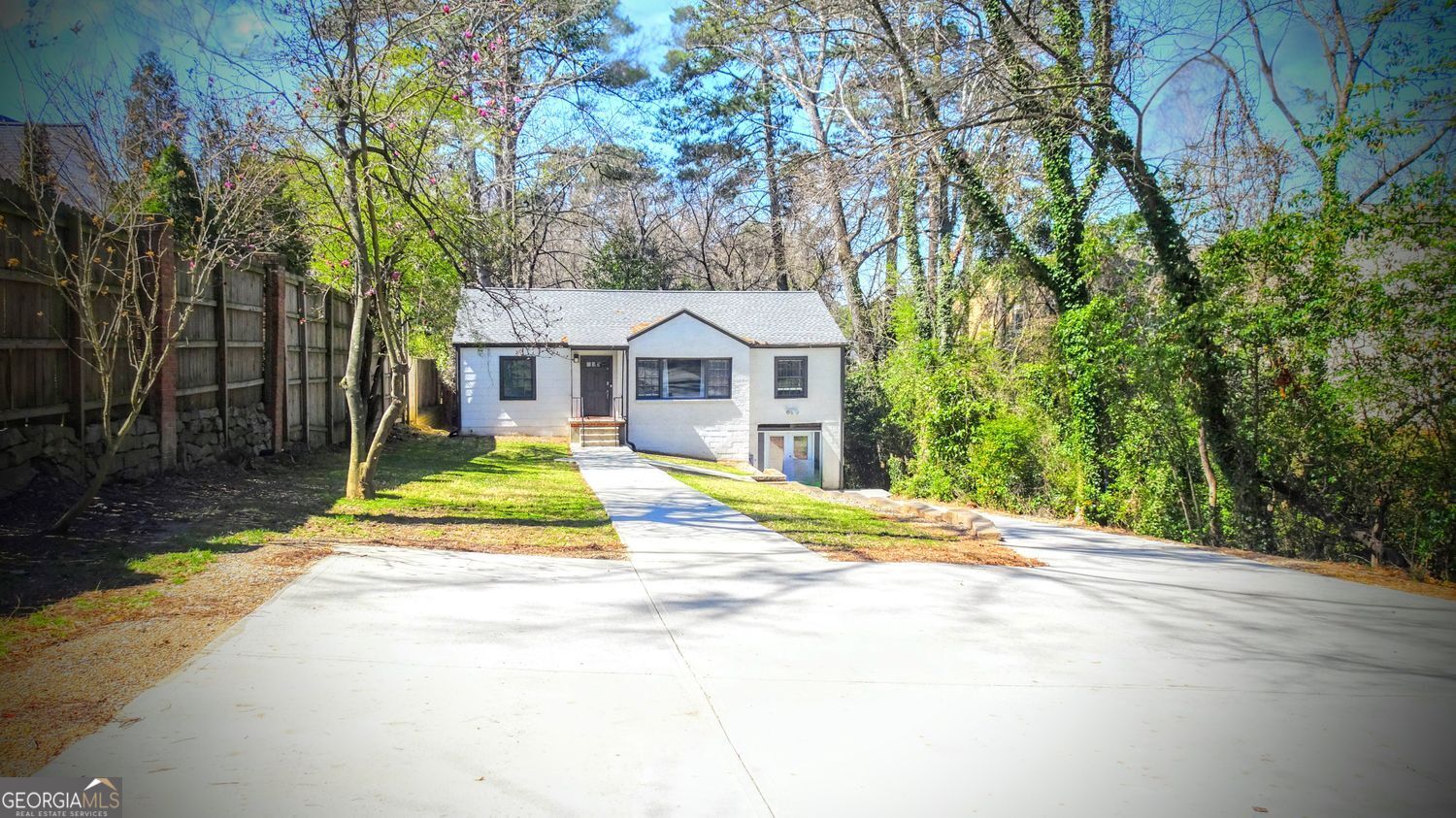 1524 Chantilly Drive Ne Property Photo
