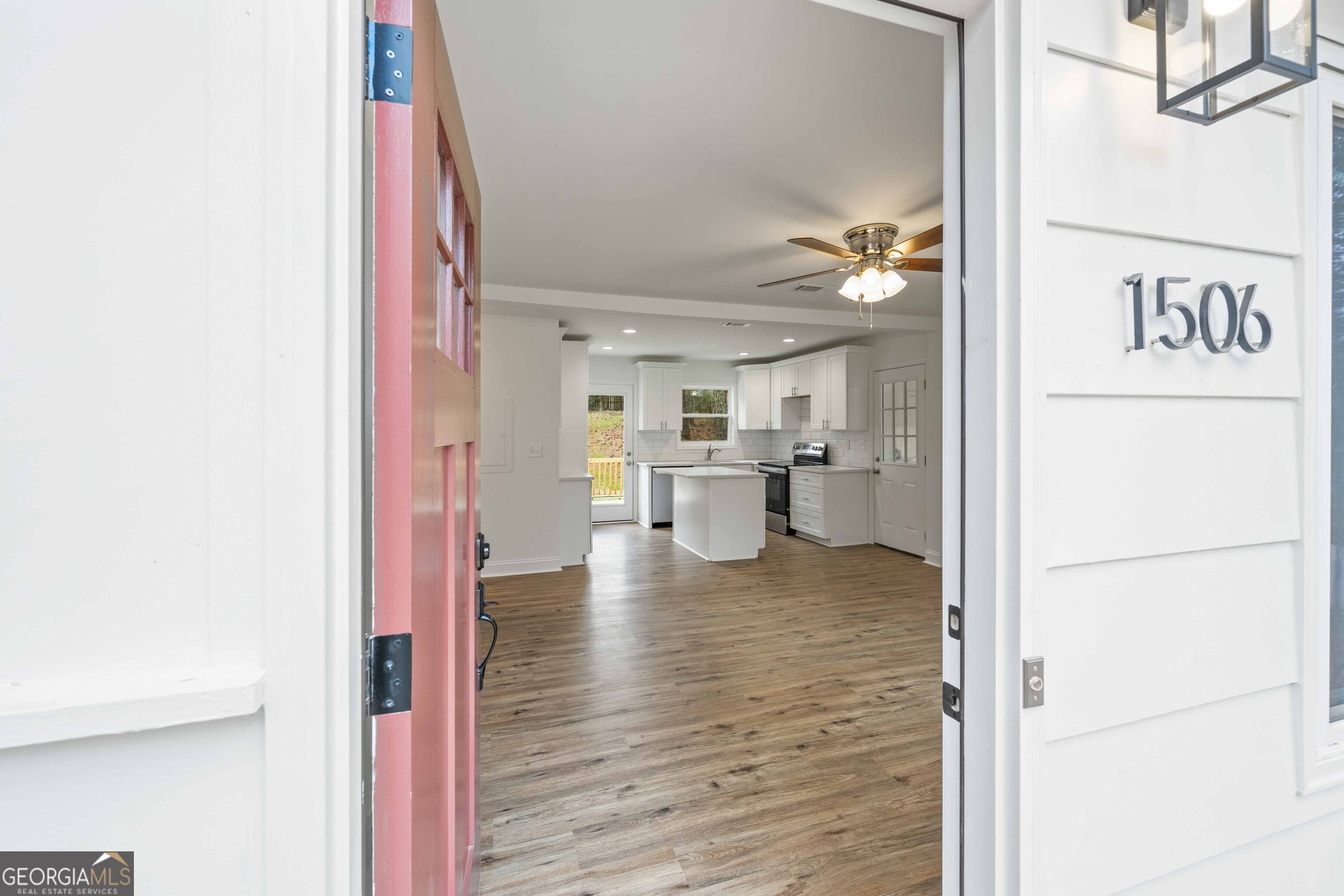 1506 Sycamore Drive Nw Property Photo 5