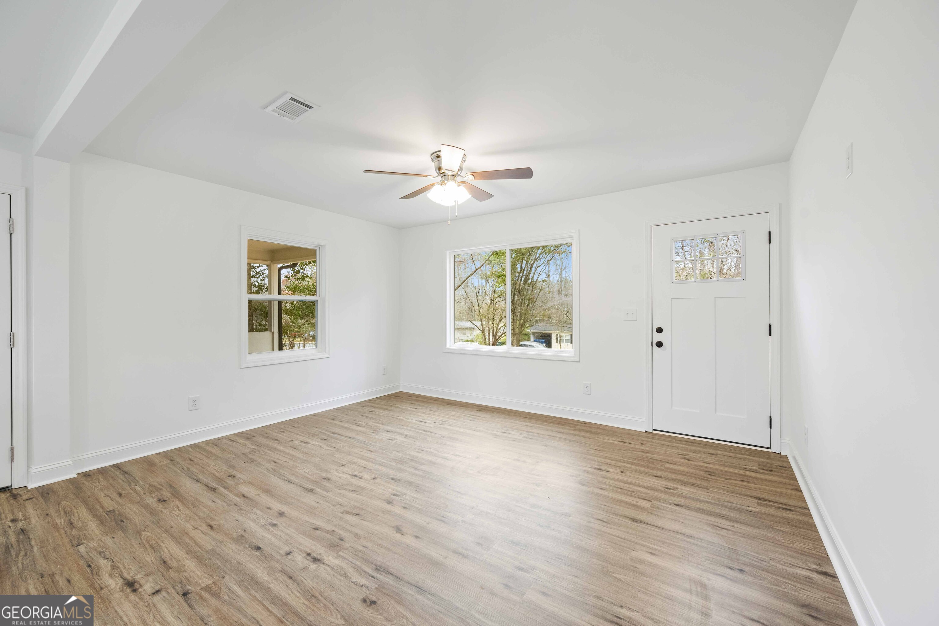 1506 Sycamore Drive Nw Property Photo 8