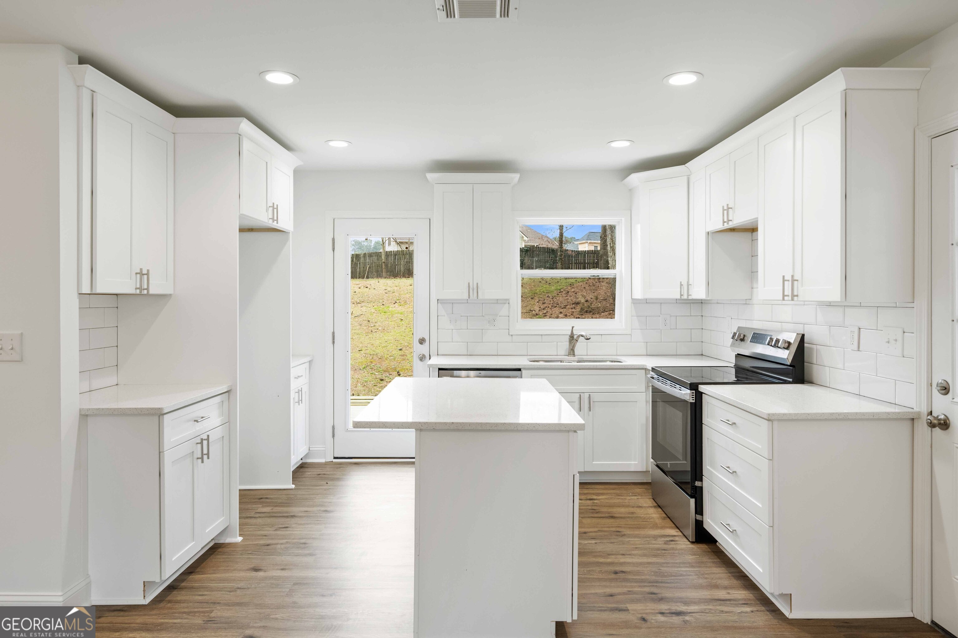 1506 Sycamore Drive Nw Property Photo 11