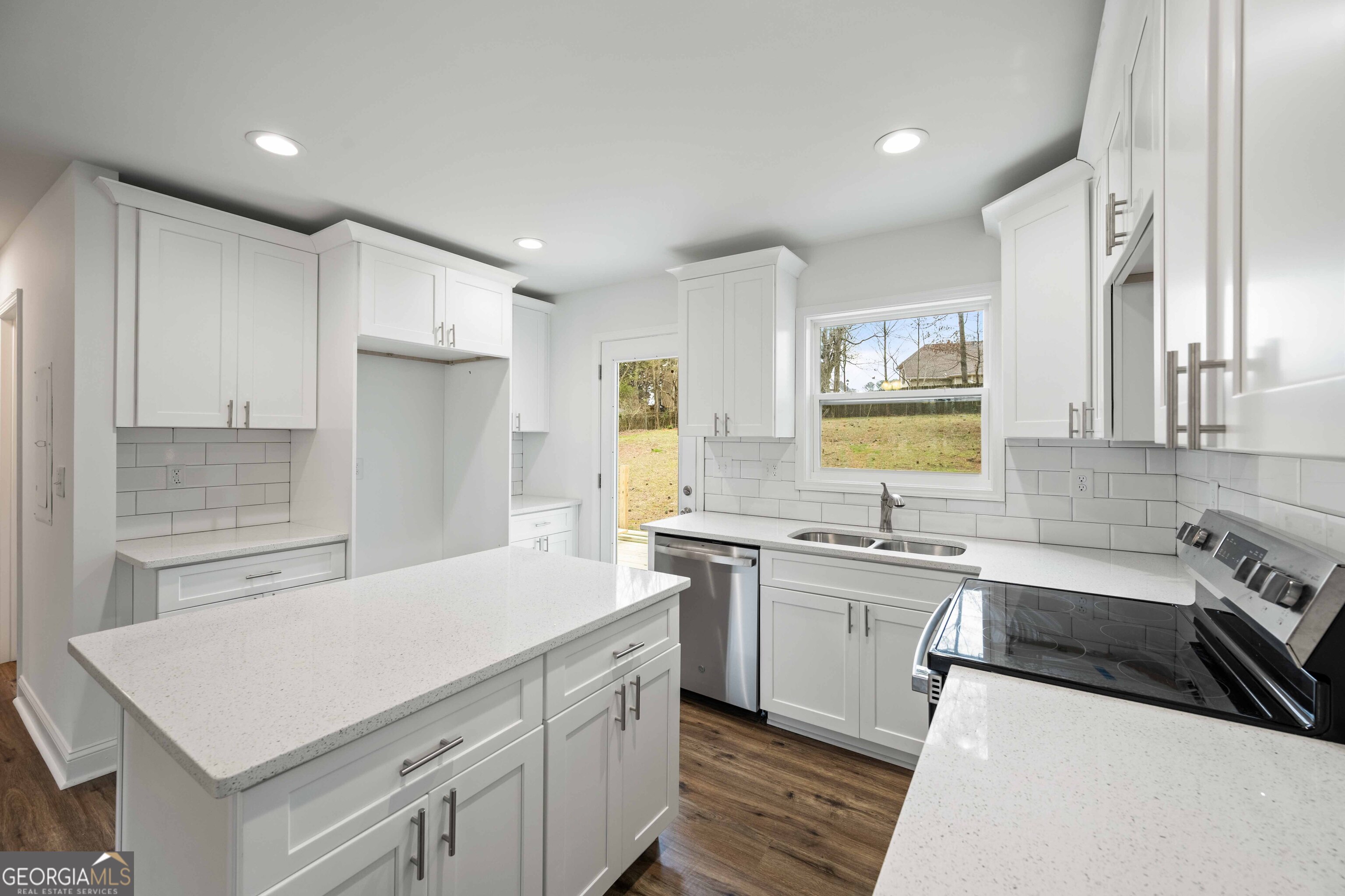 1506 Sycamore Drive Nw Property Photo 13