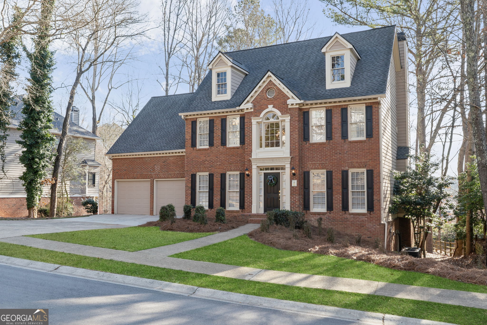 1040 Longwood Drive Property Photo