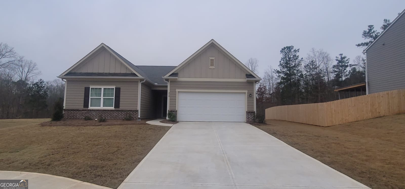 214 Moreton Way Property Photo