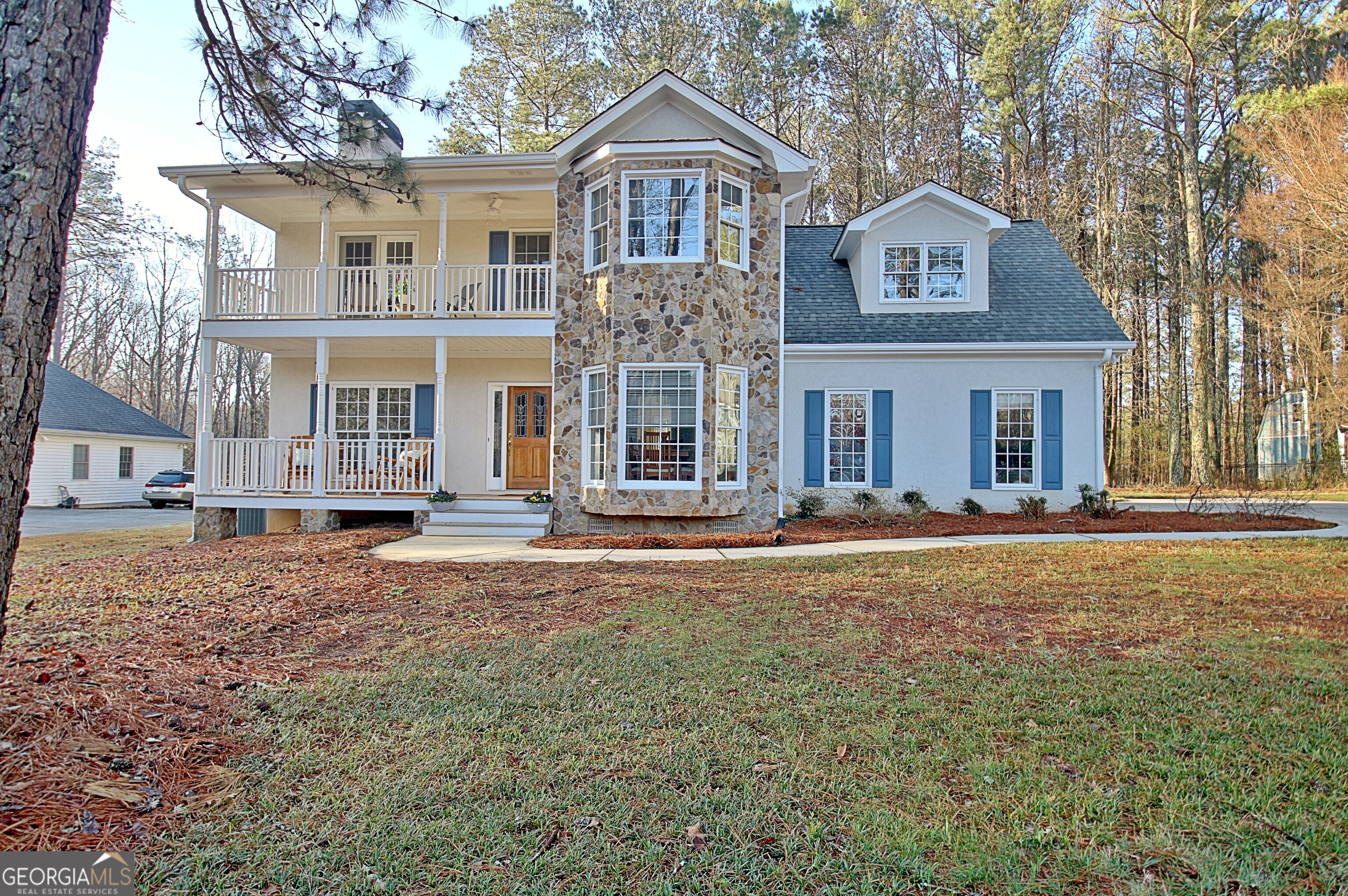215 Farr Lake Drive Property Photo 1