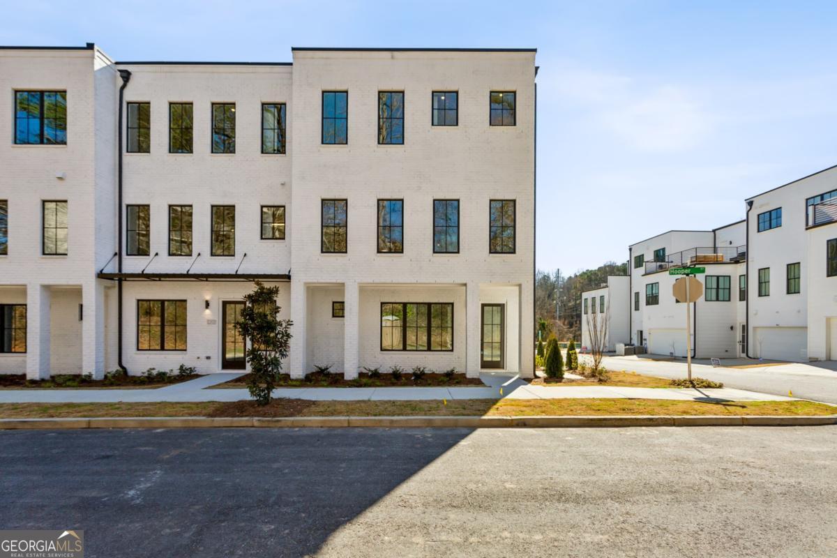 2200 Carlton Court Nw # 6 Property Photo