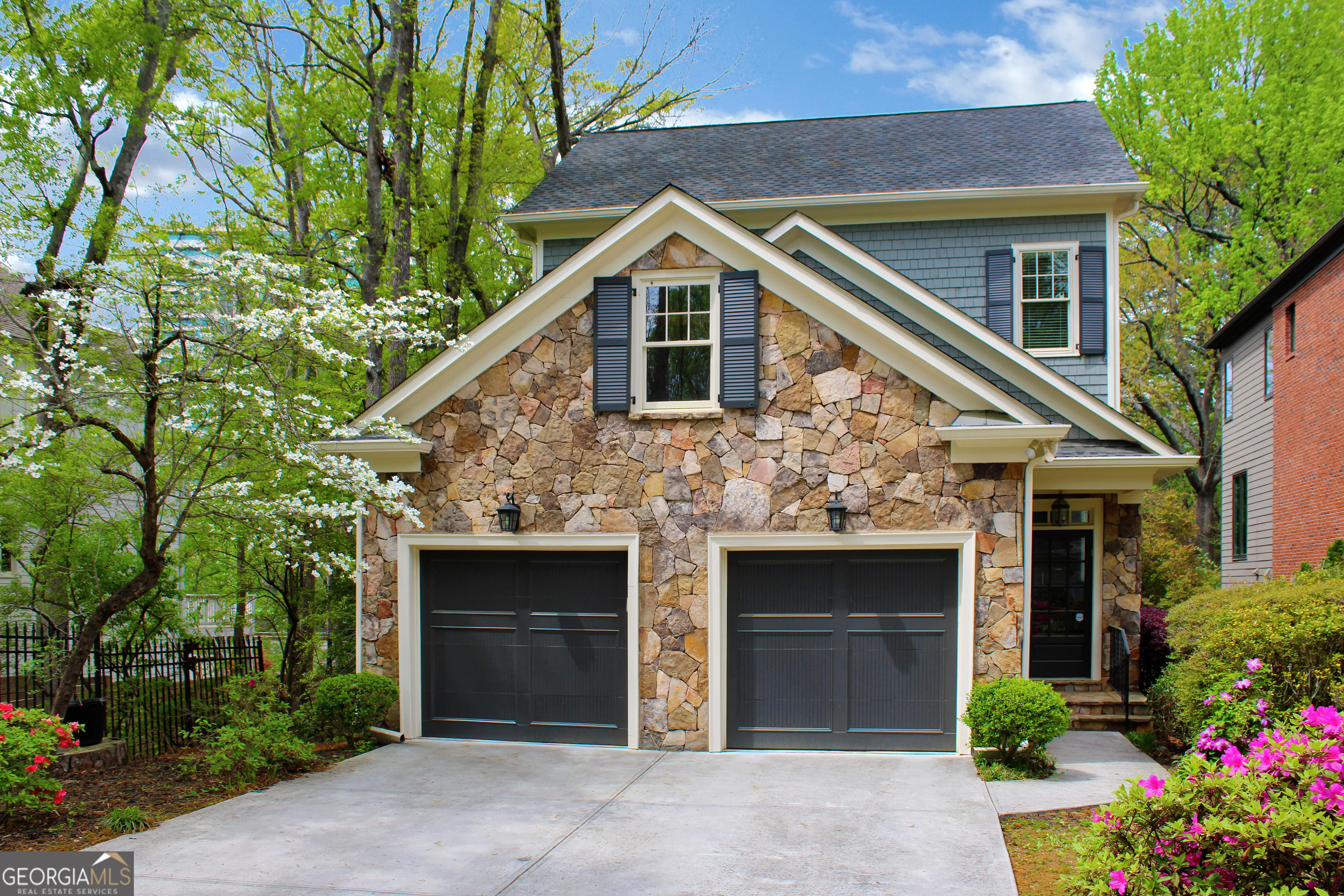 1048 Standard Drive Ne Property Photo
