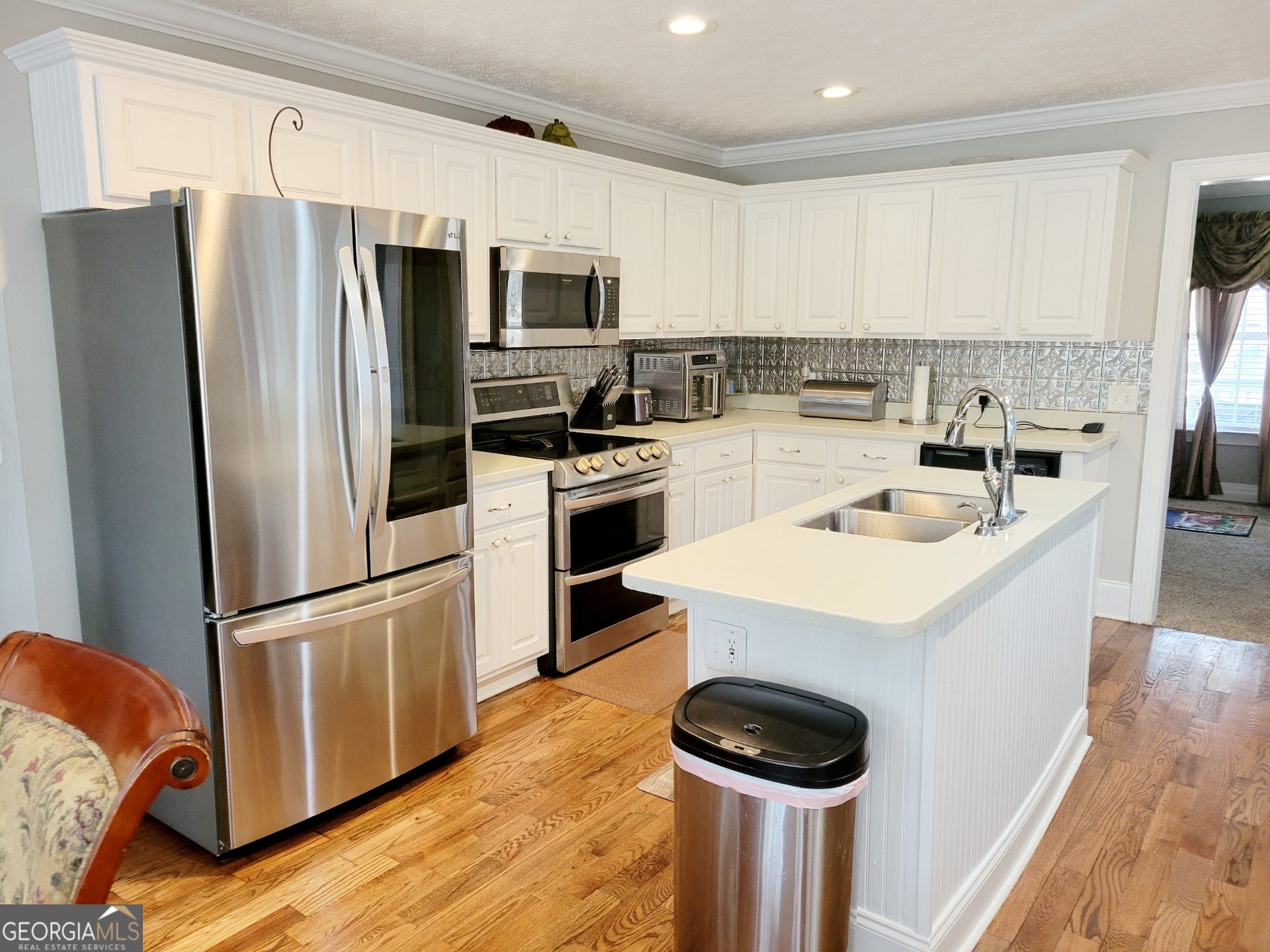 3213 Sweetbriar Drive Property Photo 4