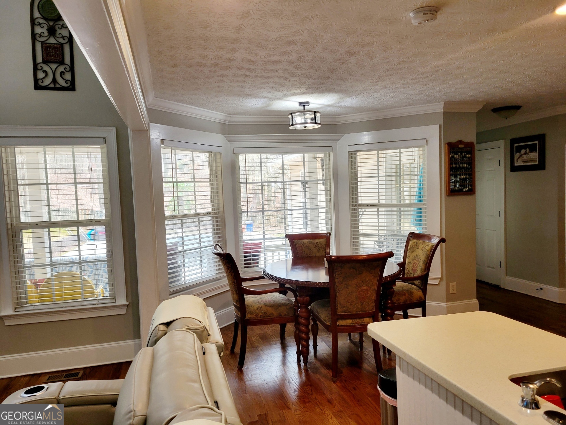 3213 Sweetbriar Drive Property Photo 6