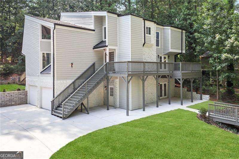 95 Lakeshore Circle Ne Property Photo