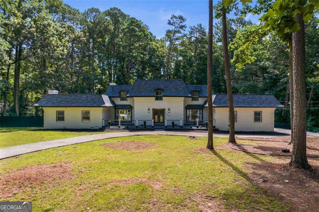 2023 Stoneleigh Drive Property Photo