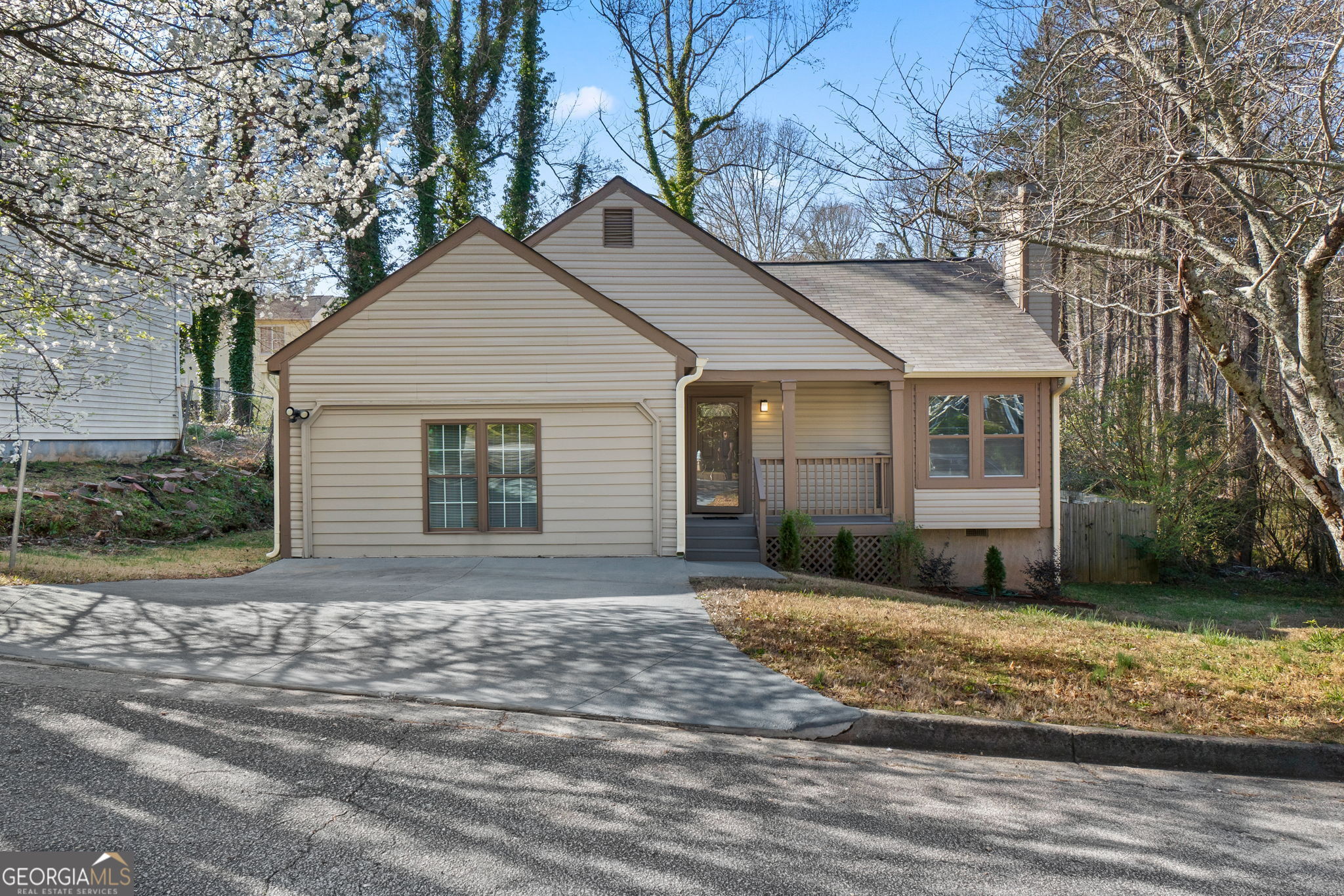 649 Woodcrest Manor Drive Property Photo