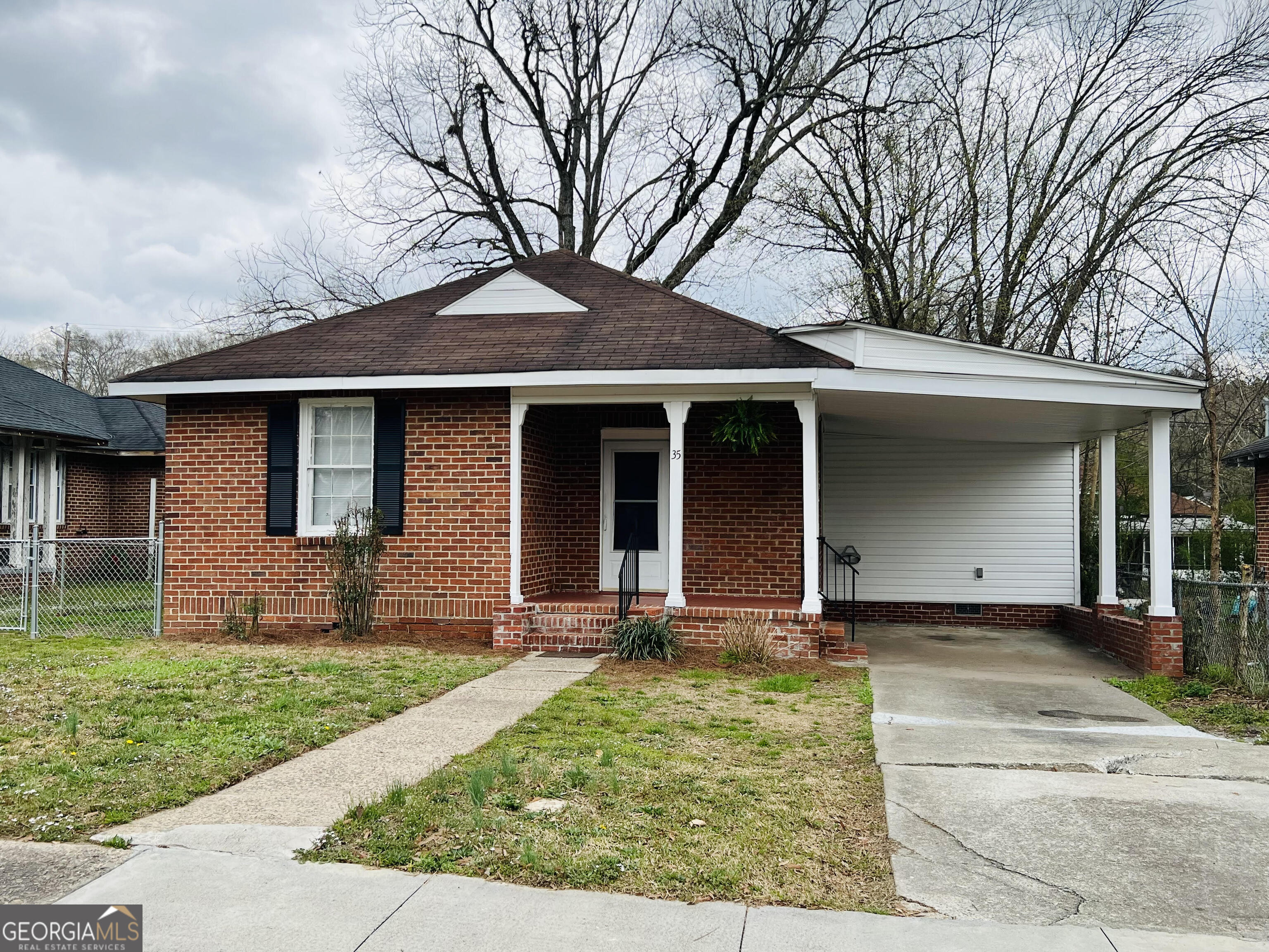 35 Elmwood Street Ne Property Photo