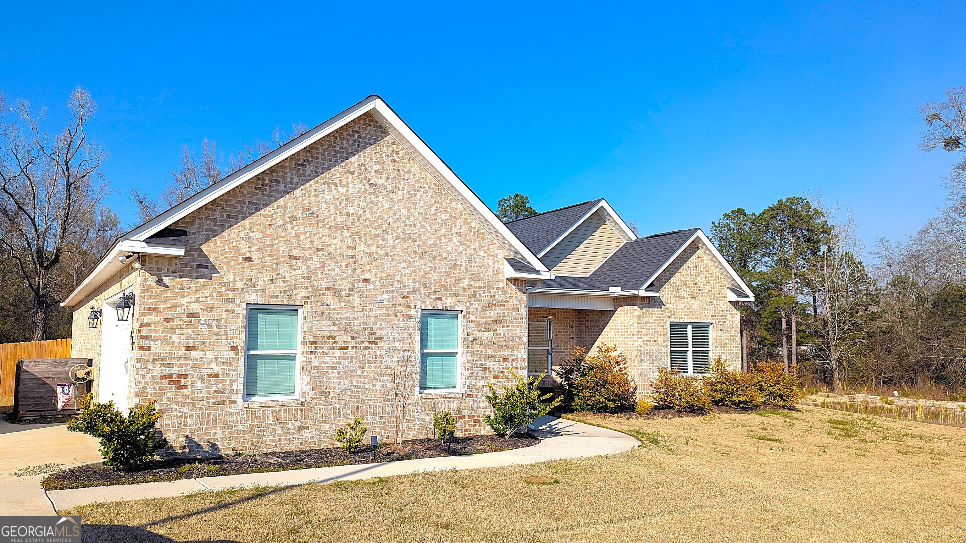31052 Real Estate Listings Main Image
