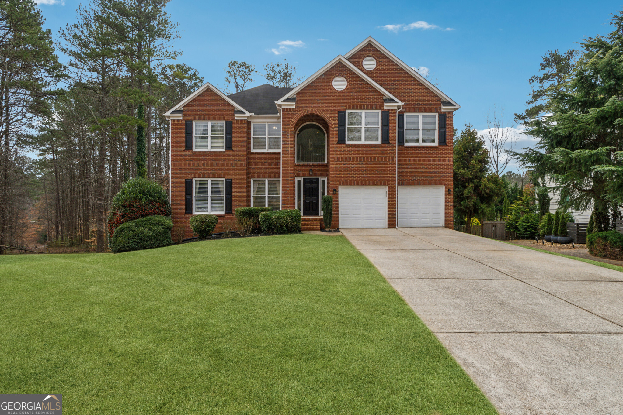 211 Mill Grove Way Sw Property Photo 1