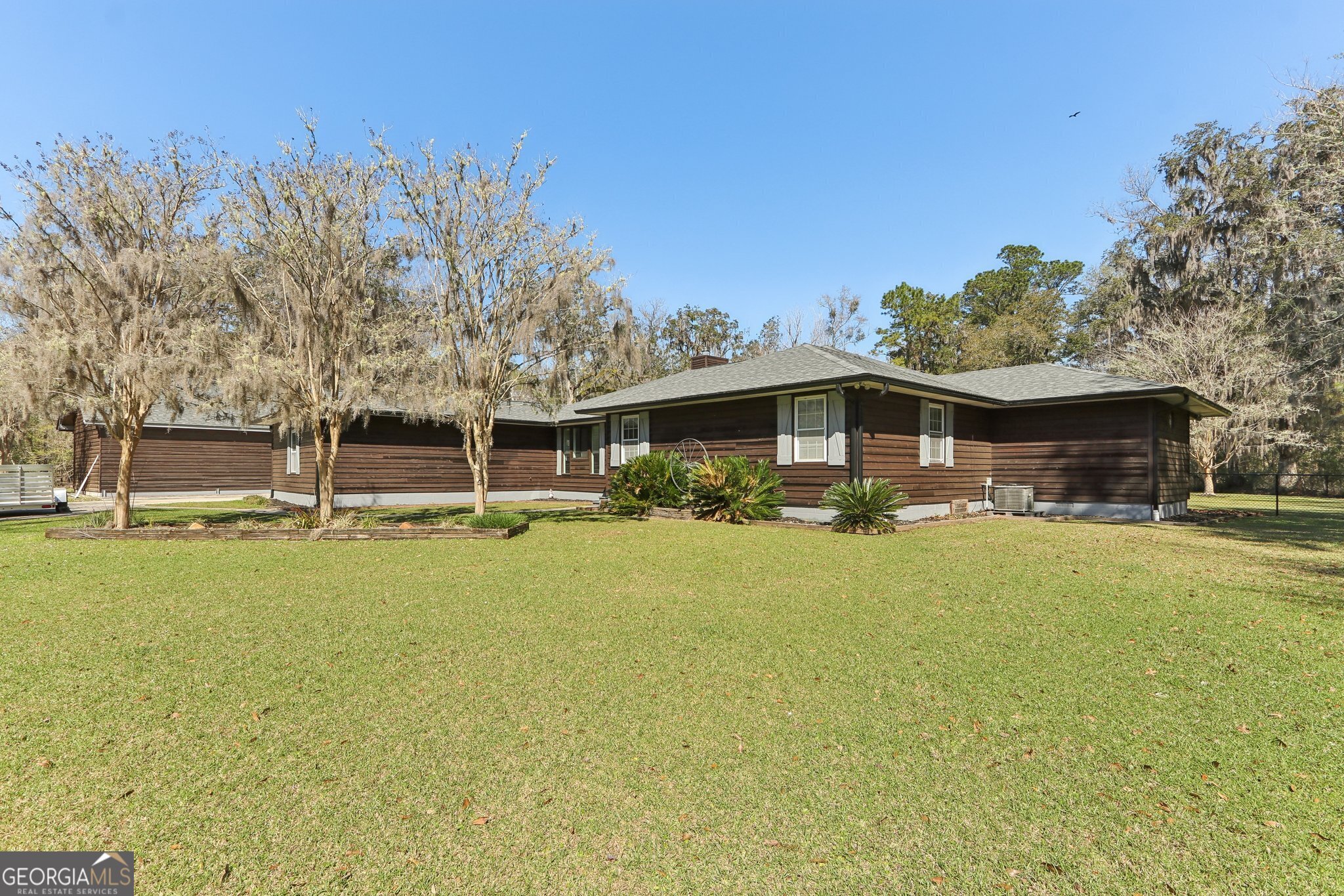 325 White Oak Place Property Photo