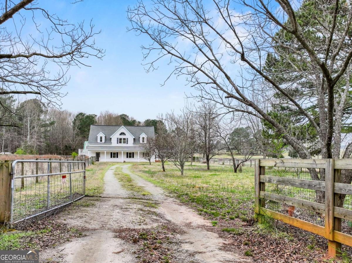 3121 Cox Cemetery Road Property Photo 1