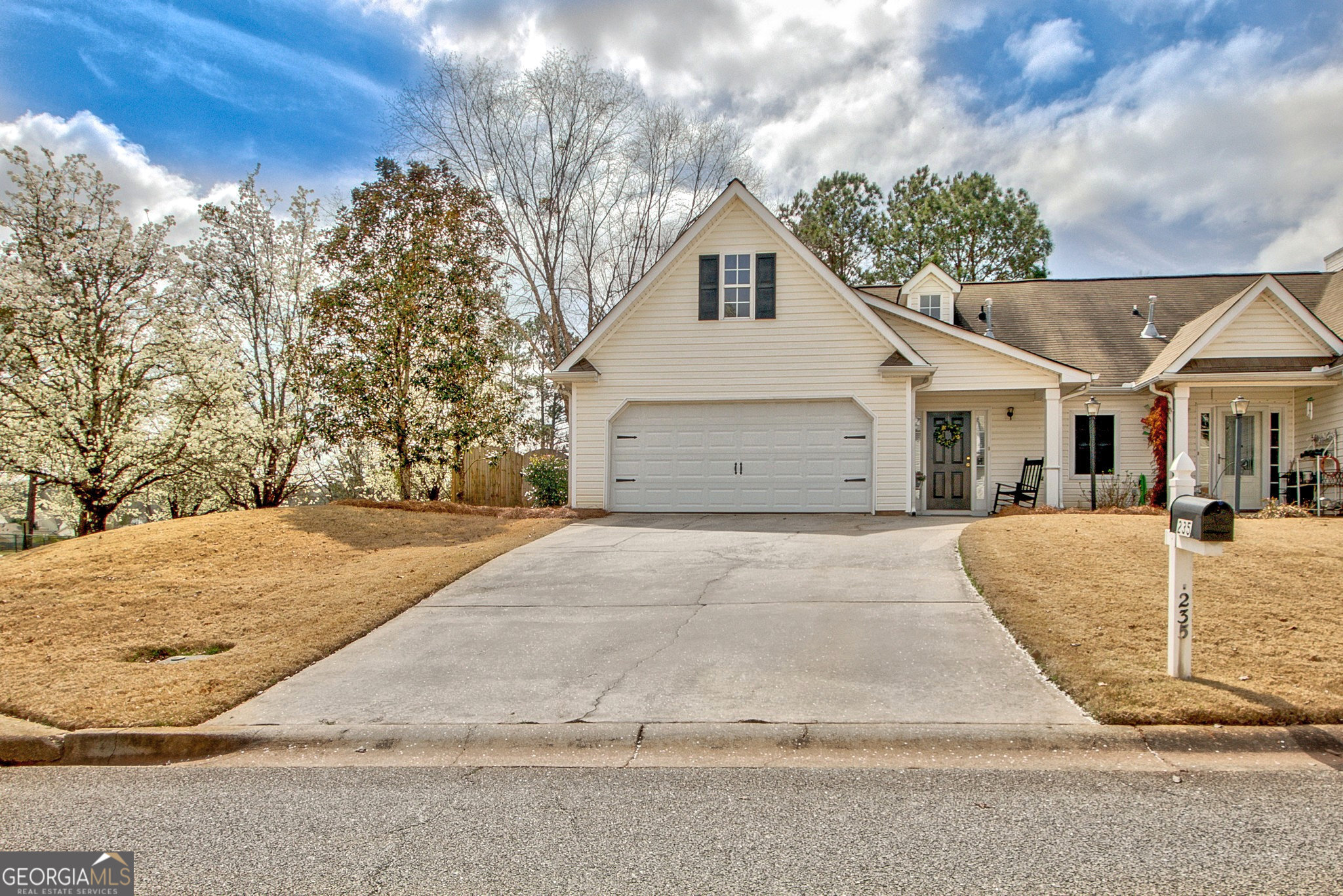 235 Courtyard Lane Property Photo