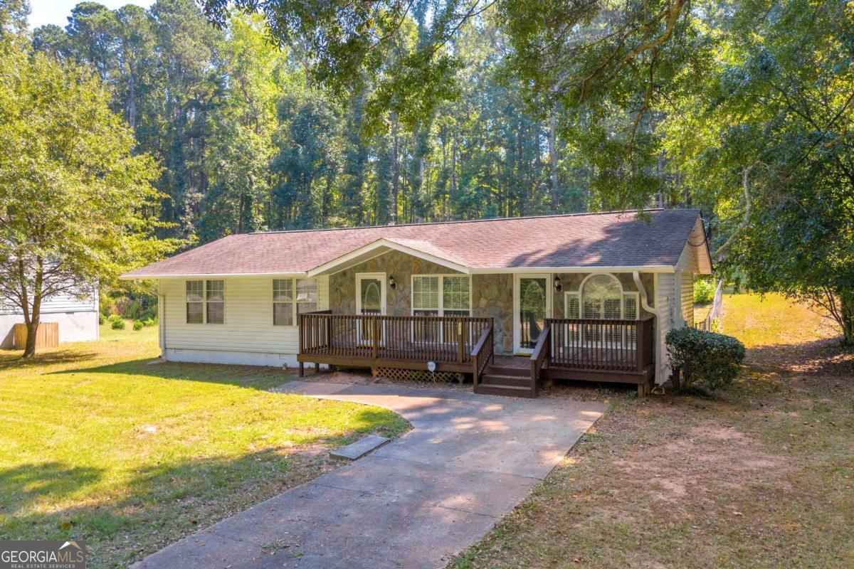 375 Camelot Drive Property Photo