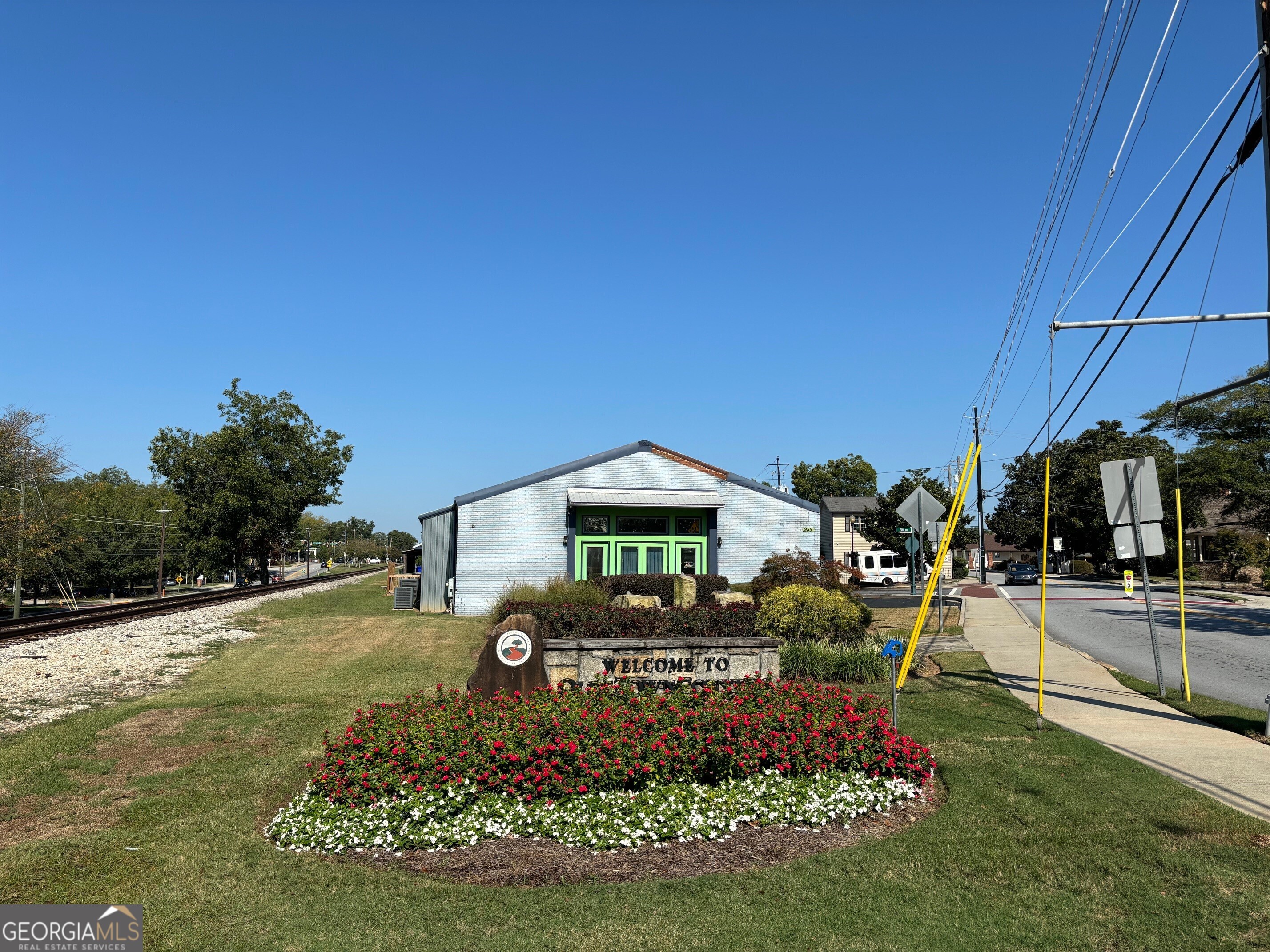 955 Commercial Street Property Photo