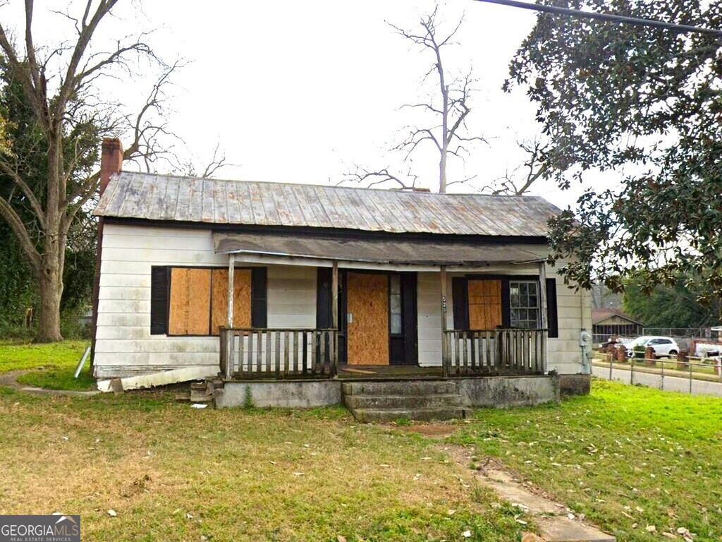528 W College Street Property Photo