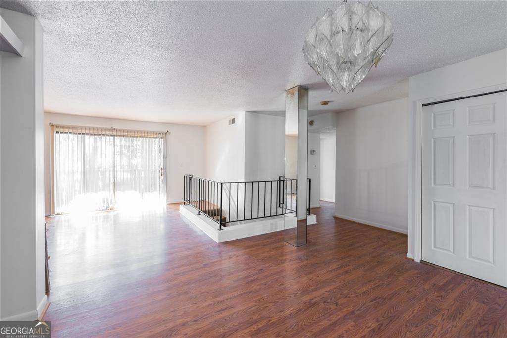 1213 Camelot Drive Property Photo