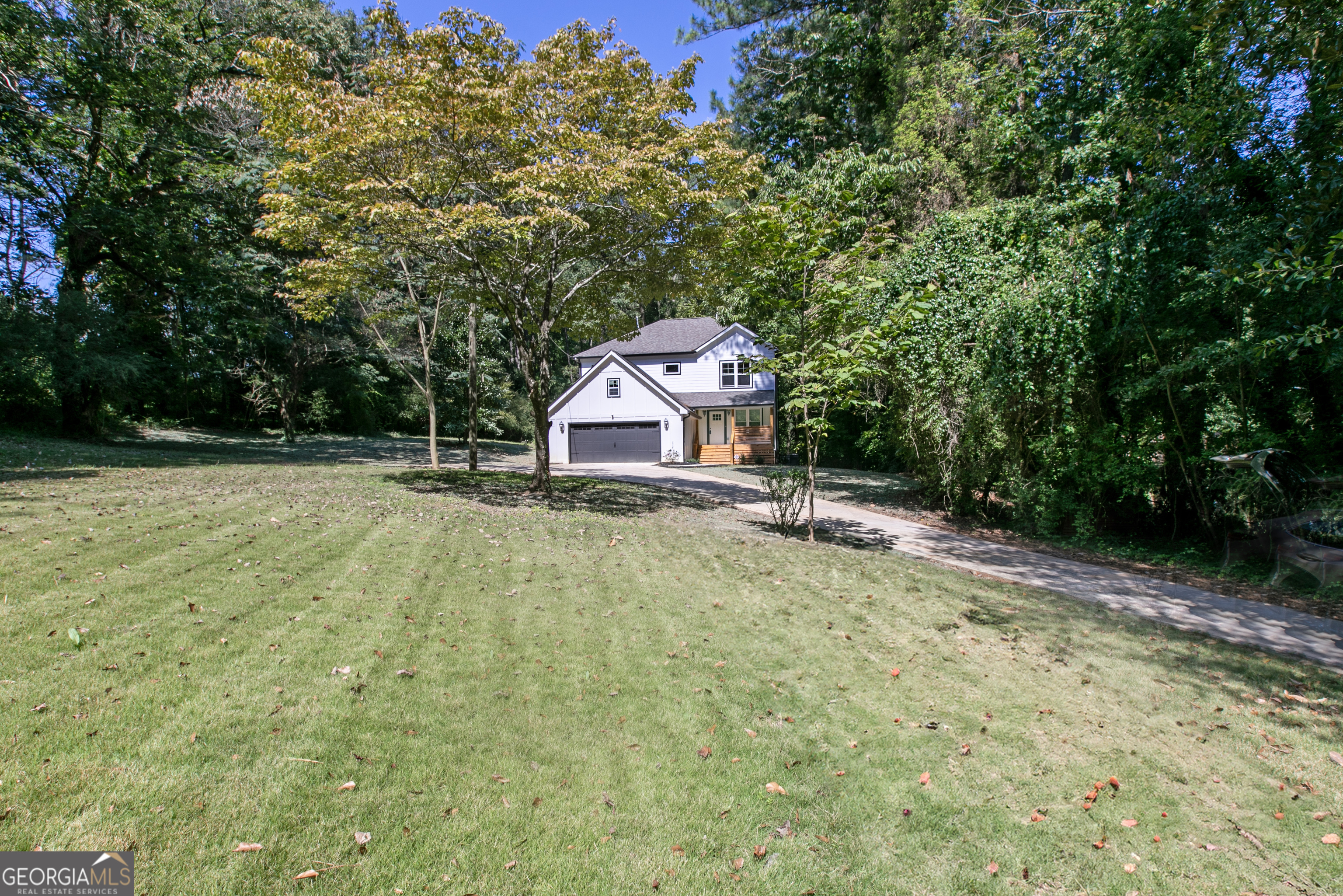 2143 Lyle Avenue Property Photo 1