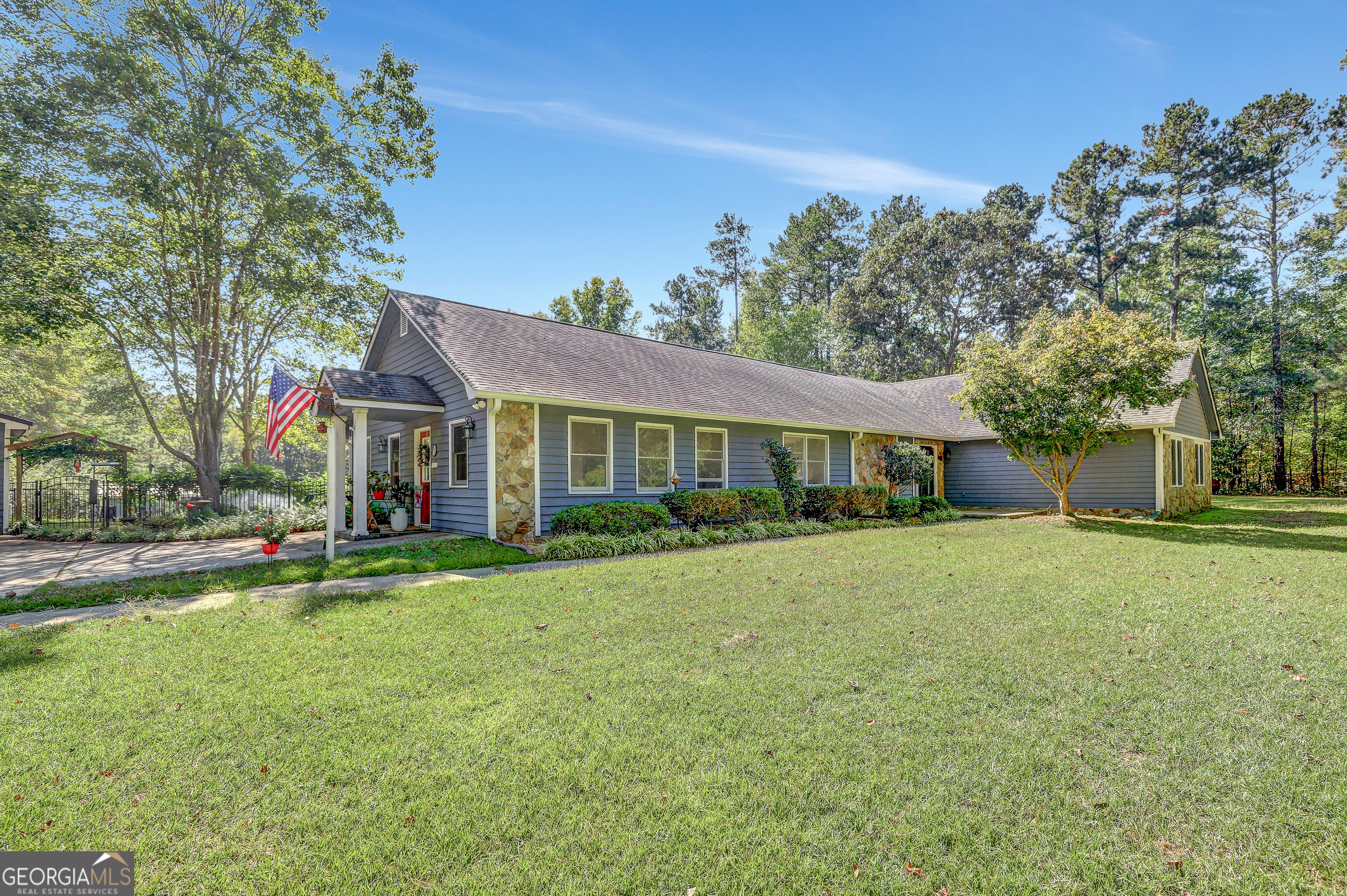 880 Brooks Woolsey Road Property Photo