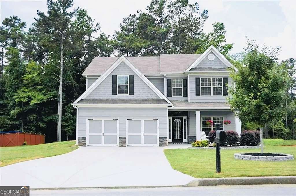 200 Stone Lake Drive Property Photo