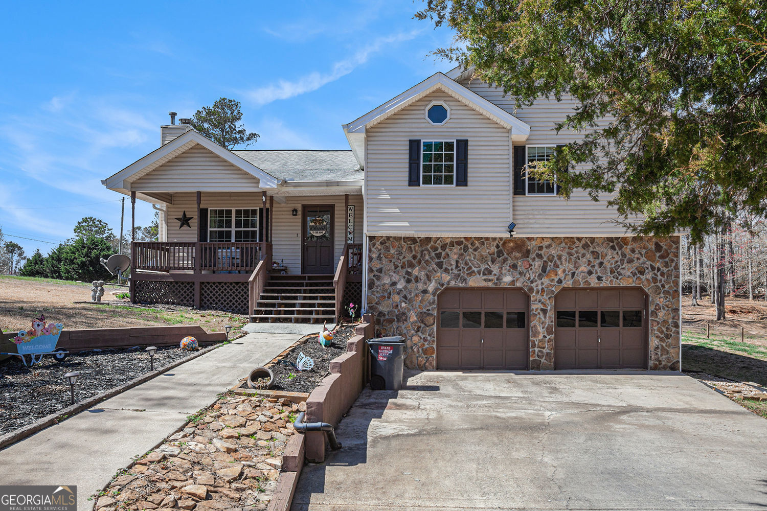 17 Stonehedge Drive Property Photo